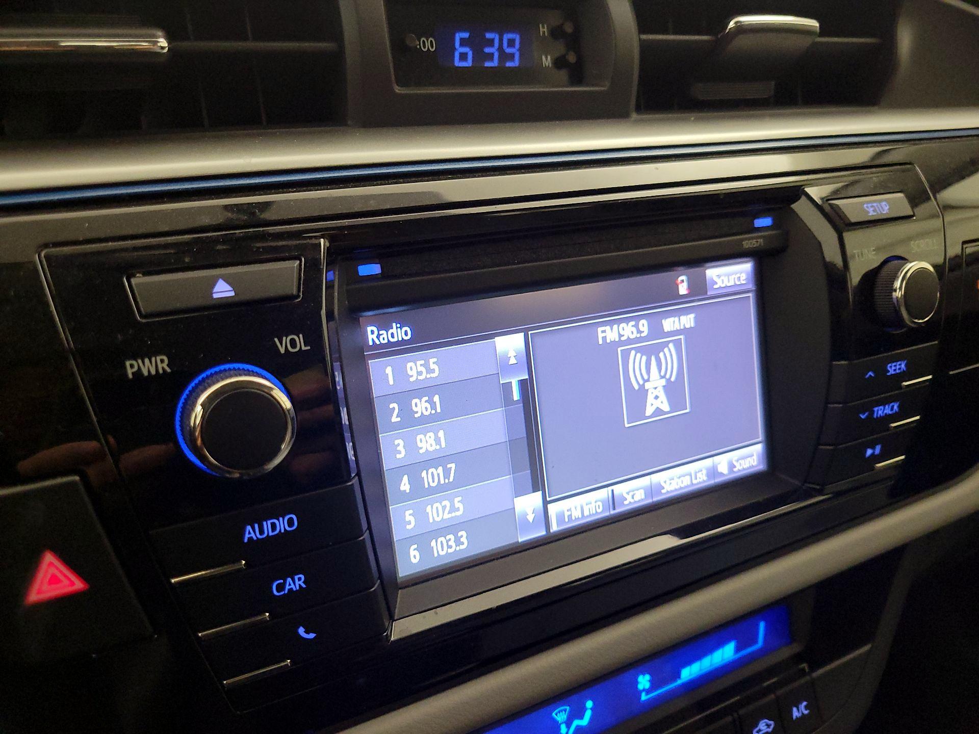 Thumbnail: 2016 Toyota Corolla - 15