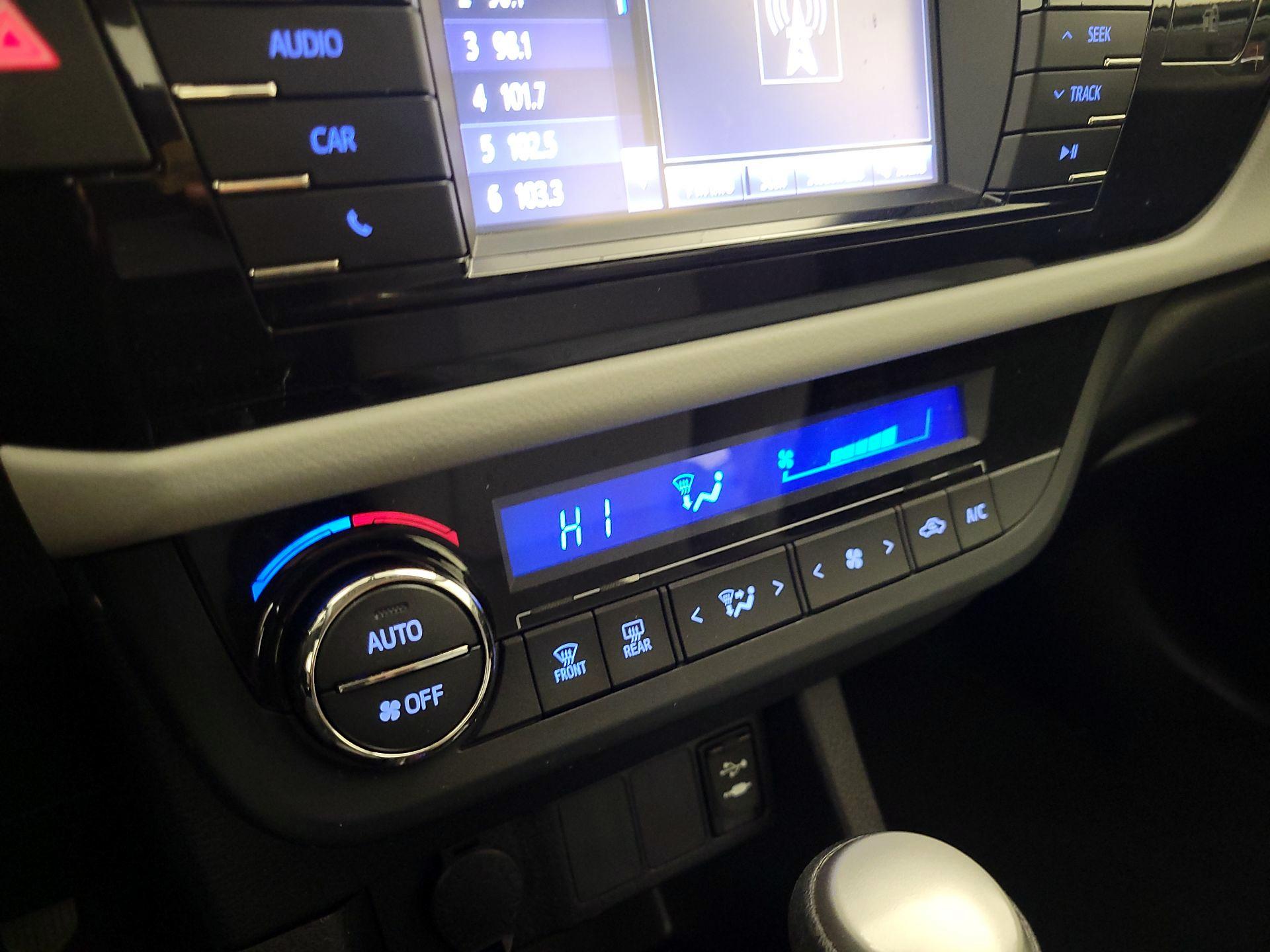 Thumbnail: 2016 Toyota Corolla - 16