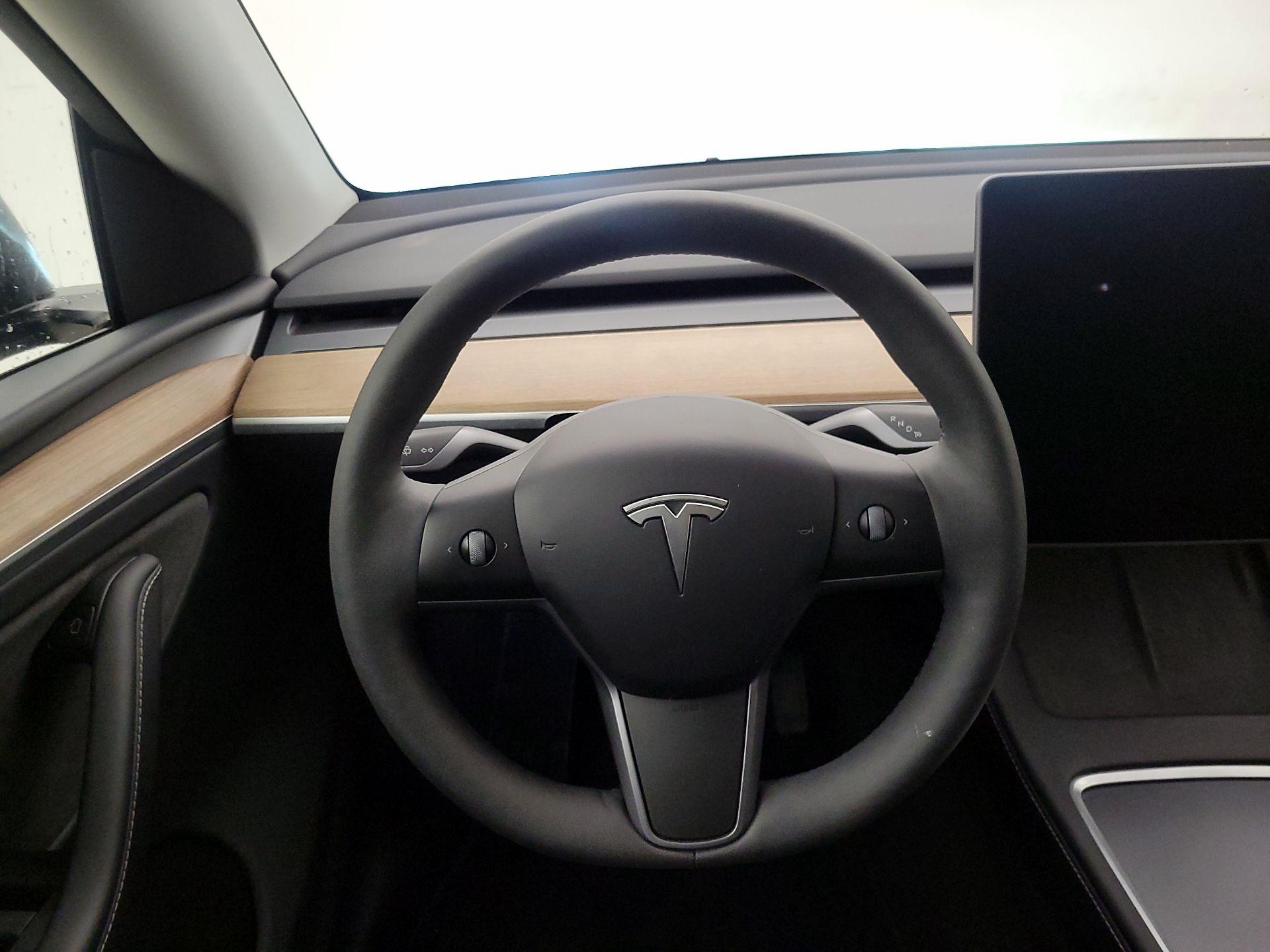 Thumbnail: 2024 Tesla Model Y - 10