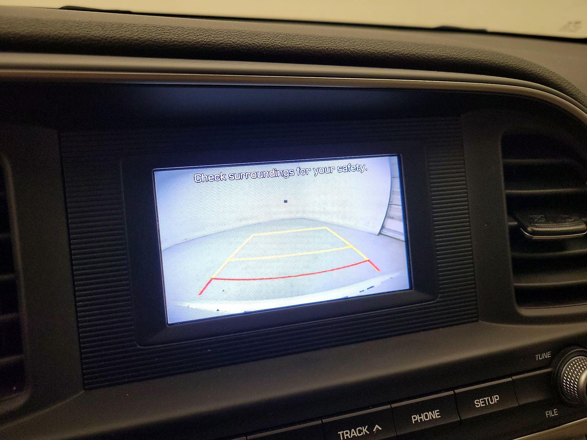 Thumbnail: 2020 Hyundai Elantra - 14