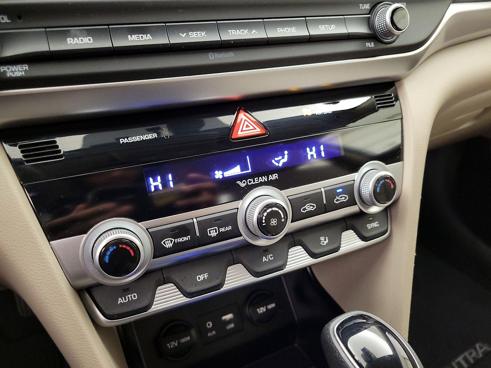 Thumbnail: 2020 Hyundai Elantra - 16