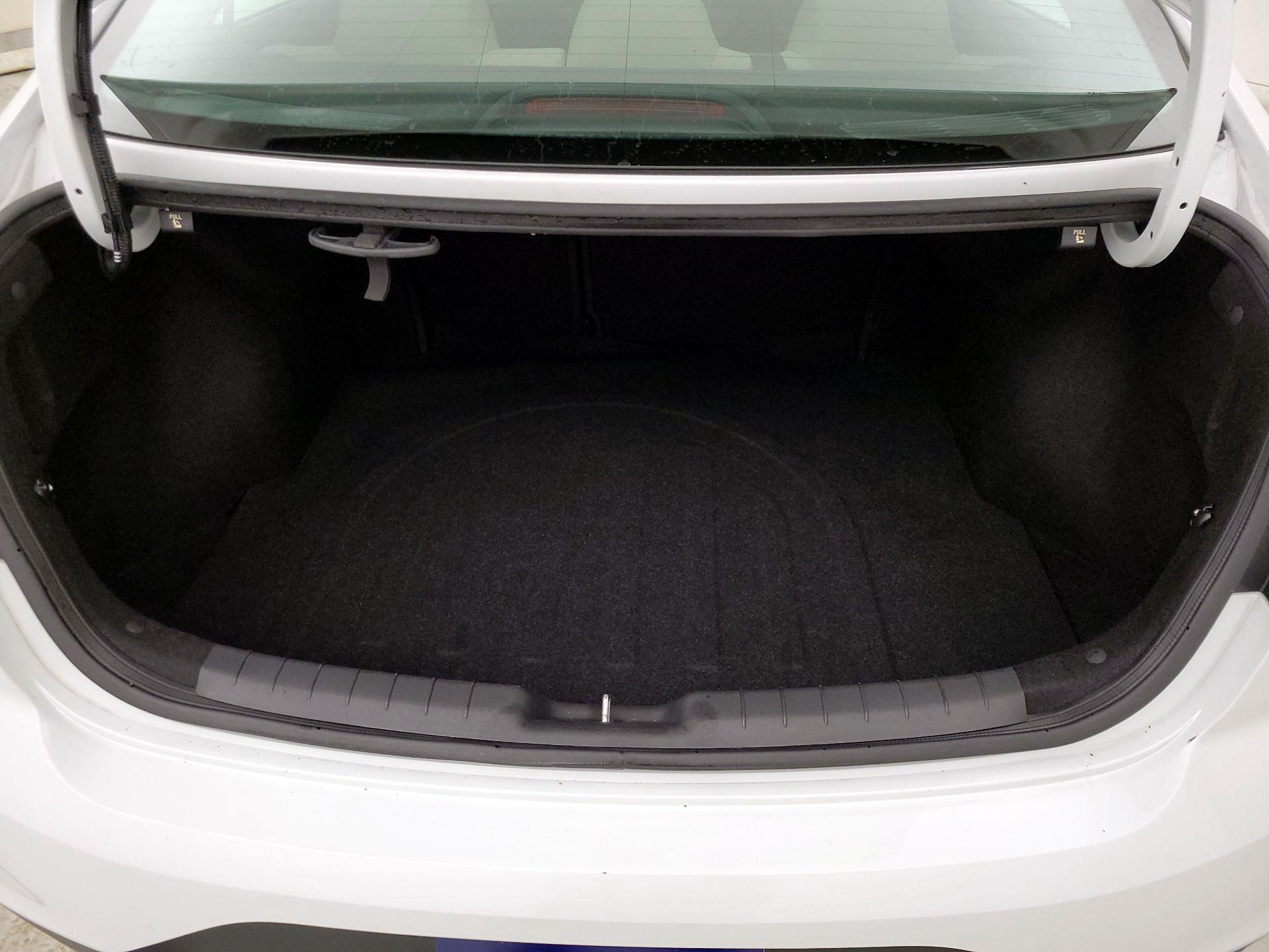 Thumbnail: 2020 Hyundai Elantra - 20