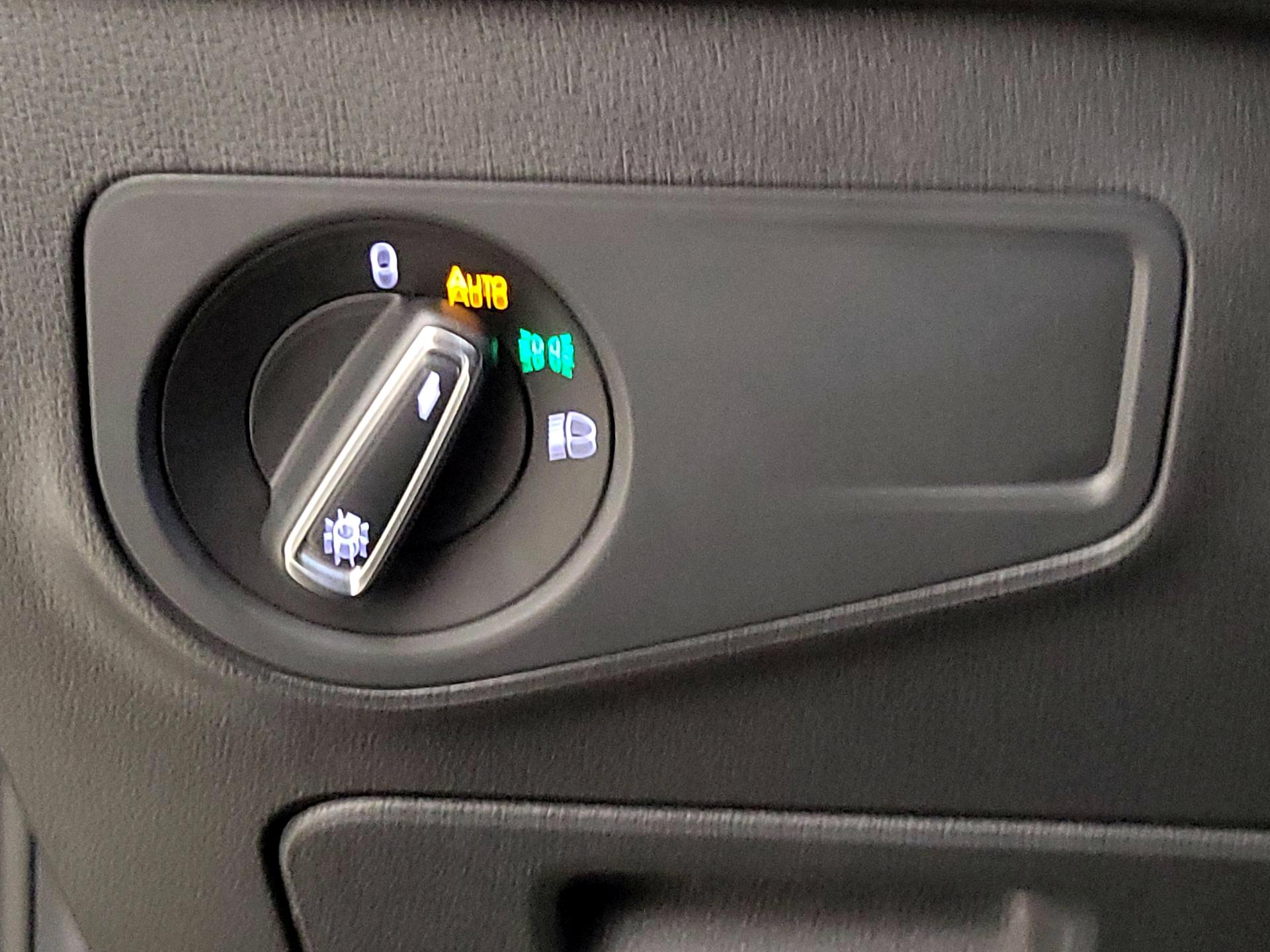 Thumbnail: 2019 Volkswagen Tiguan - 13