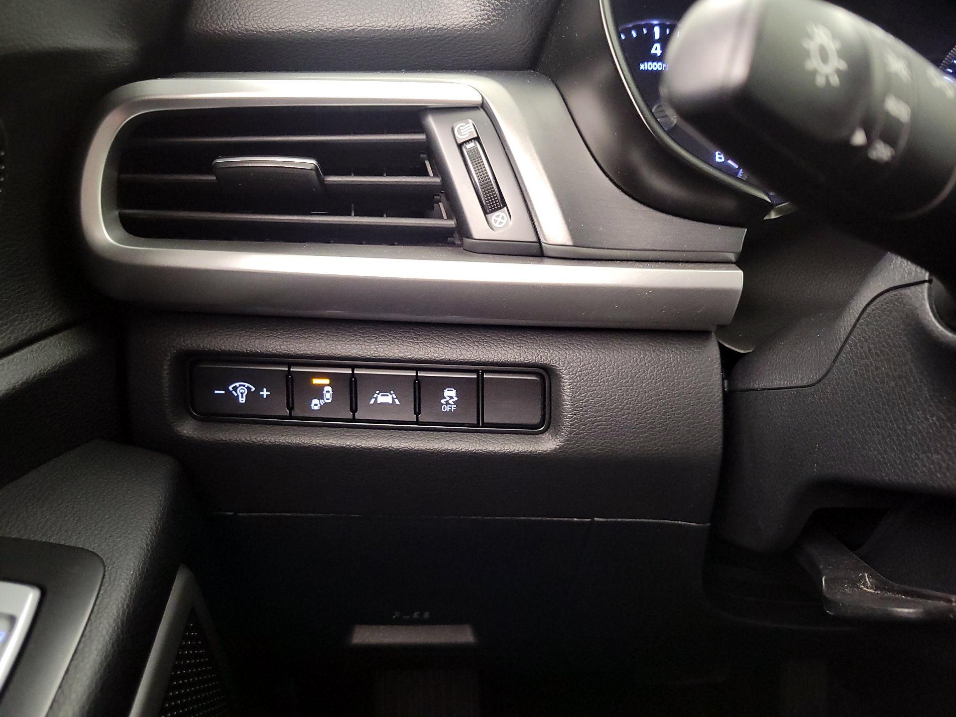 Thumbnail: 2020 Kia Telluride - 13