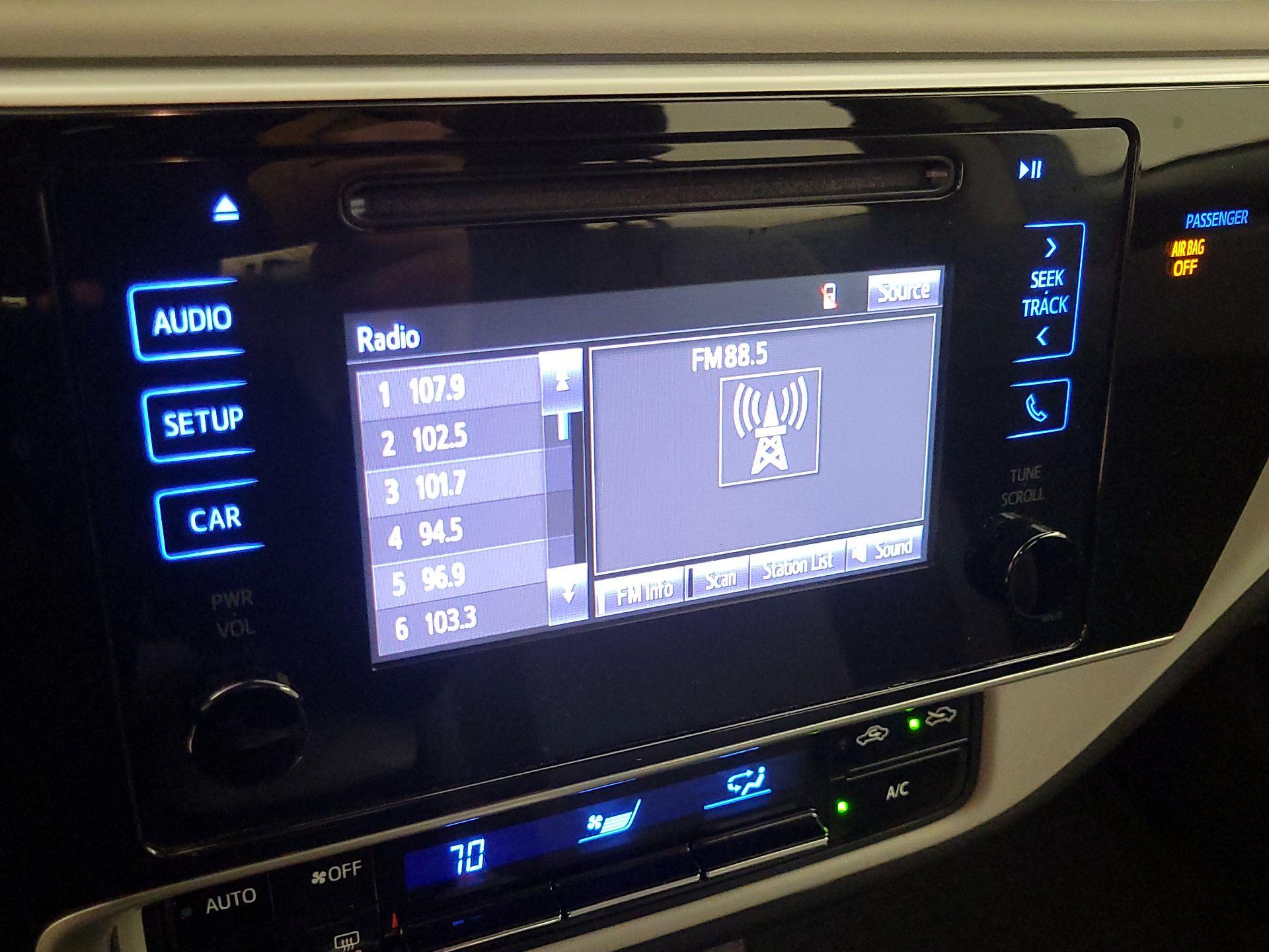 Thumbnail: 2018 Toyota Corolla - 15