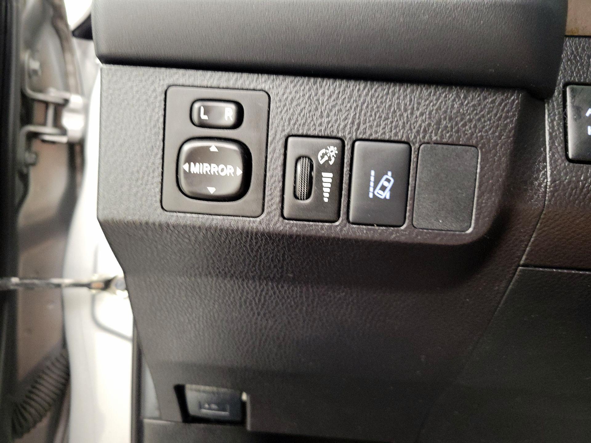 Thumbnail: 2018 Toyota RAV4 - 13
