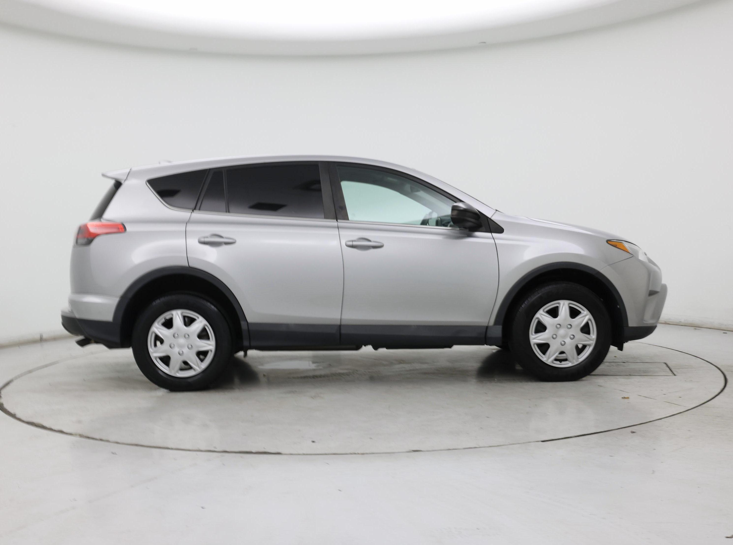 Thumbnail: 2018 Toyota RAV4 - 7