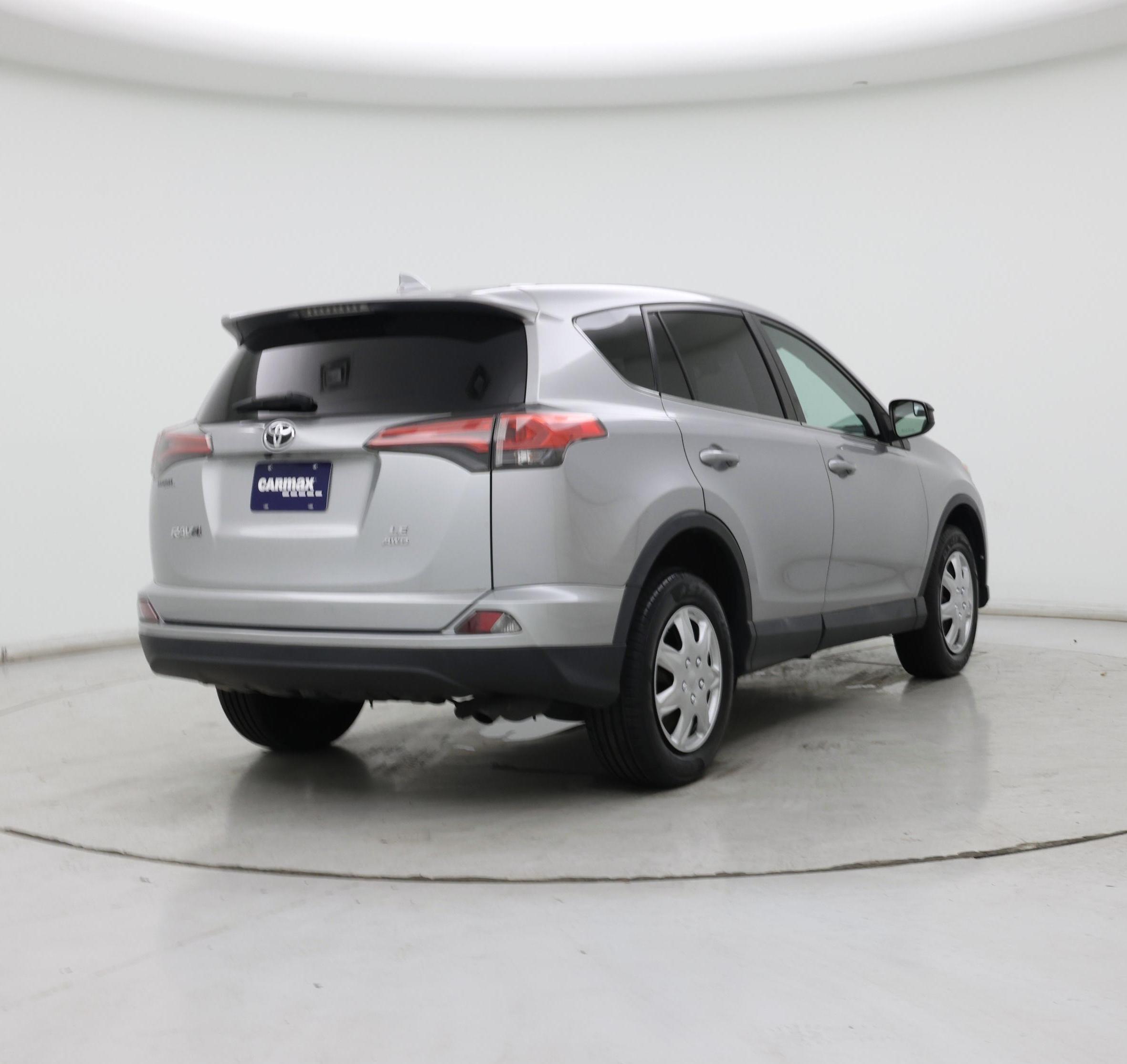 Thumbnail: 2018 Toyota RAV4 - 8
