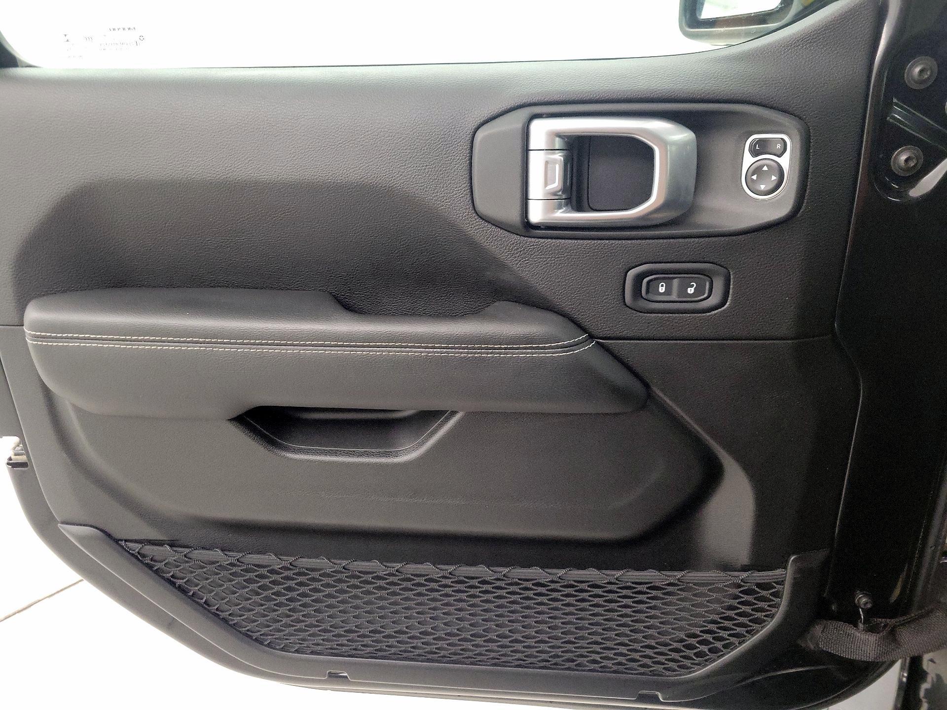 Thumbnail: 2019 Jeep Wrangler - 12