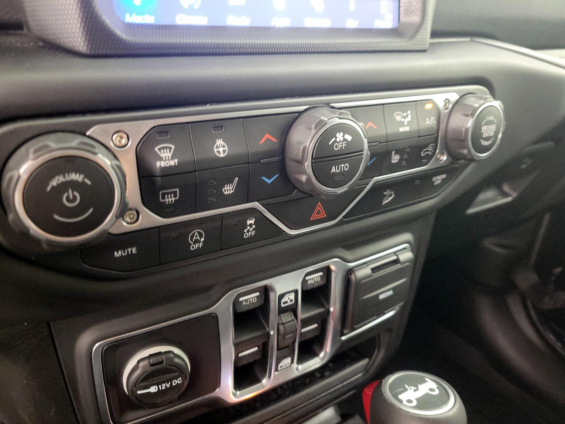Thumbnail: 2019 Jeep Wrangler - 17