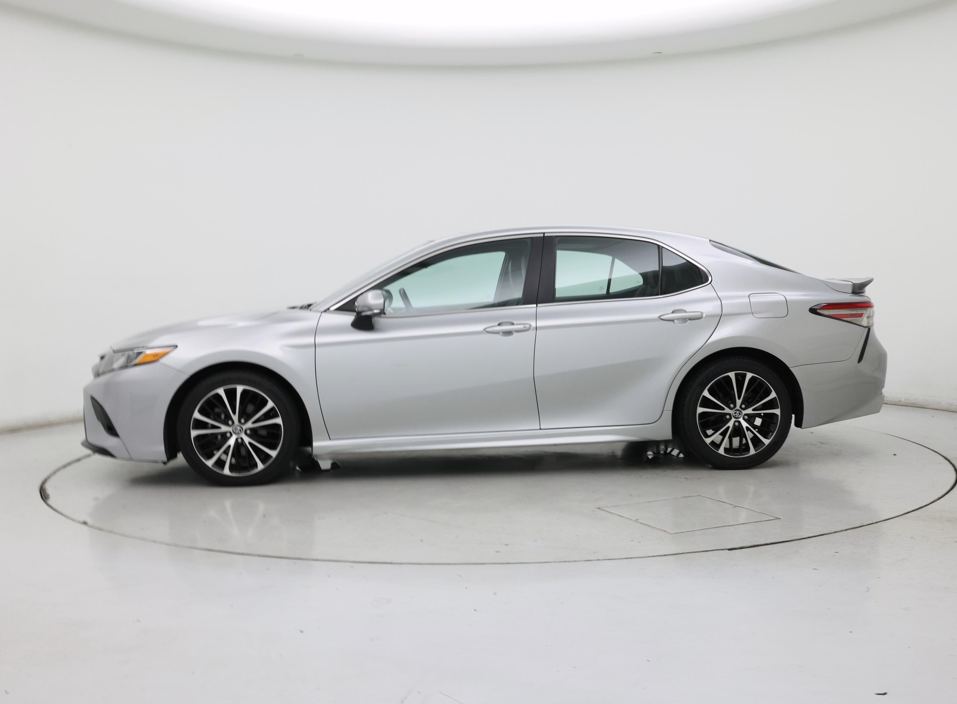 Thumbnail: 2018 Toyota Camry - 3