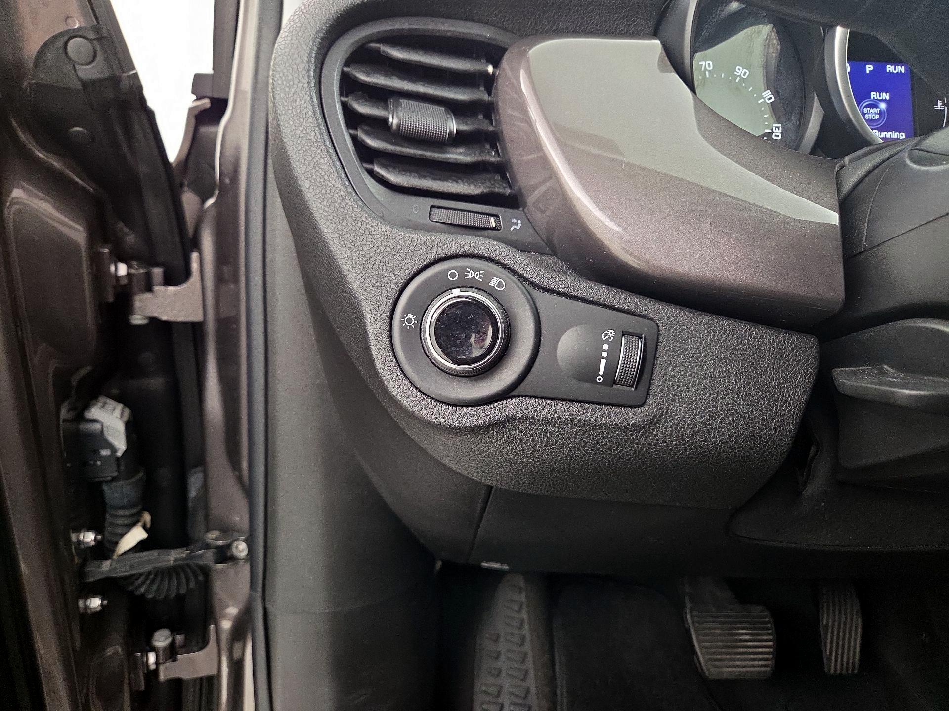 Thumbnail: 2016 Fiat 500X - 13