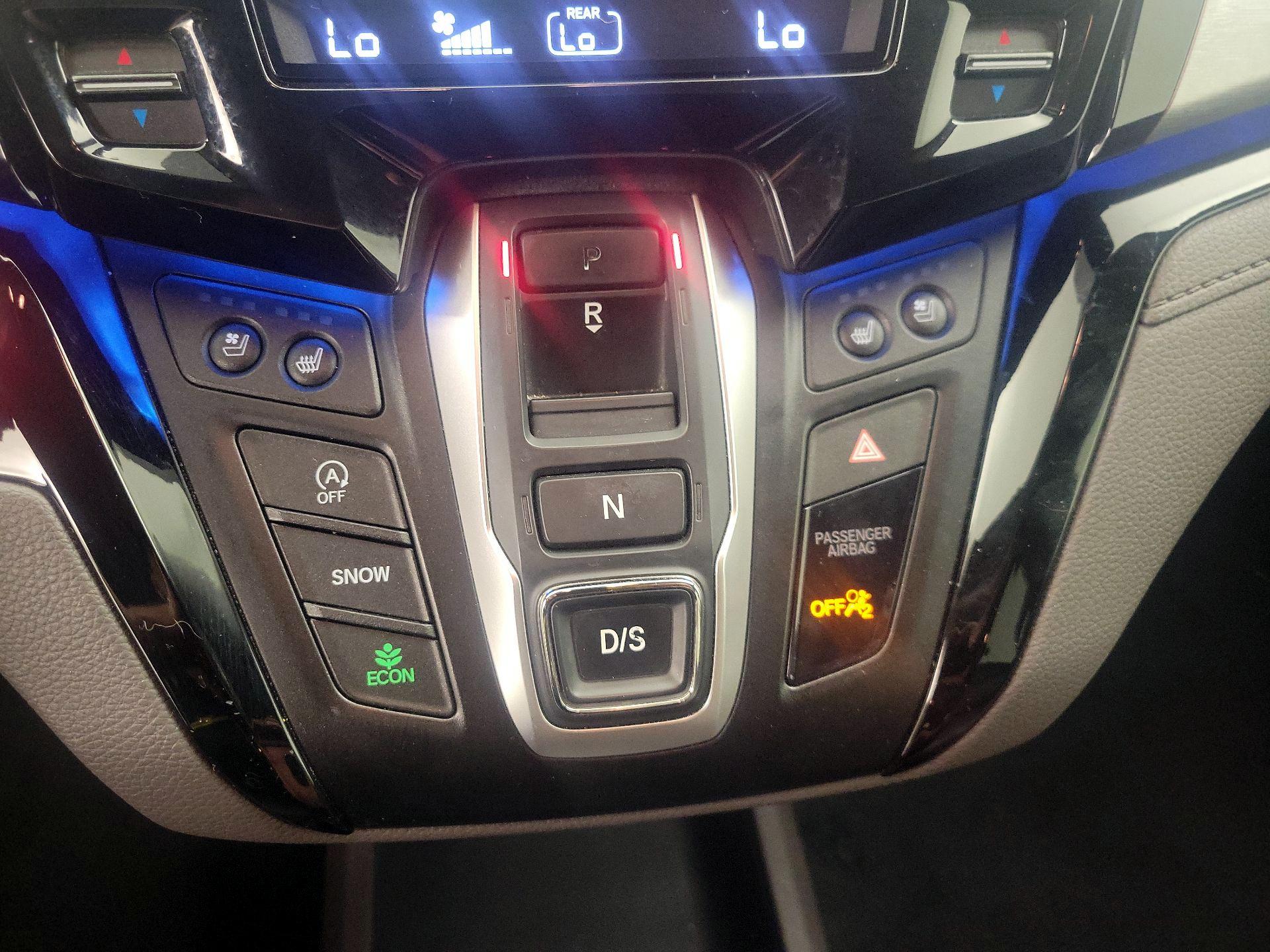 Thumbnail: 2018 Honda Odyssey - 18
