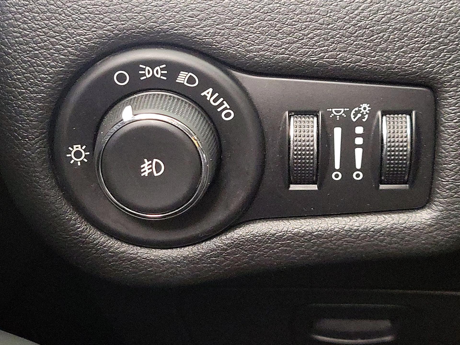 Thumbnail: 2014 Jeep Cherokee - 13