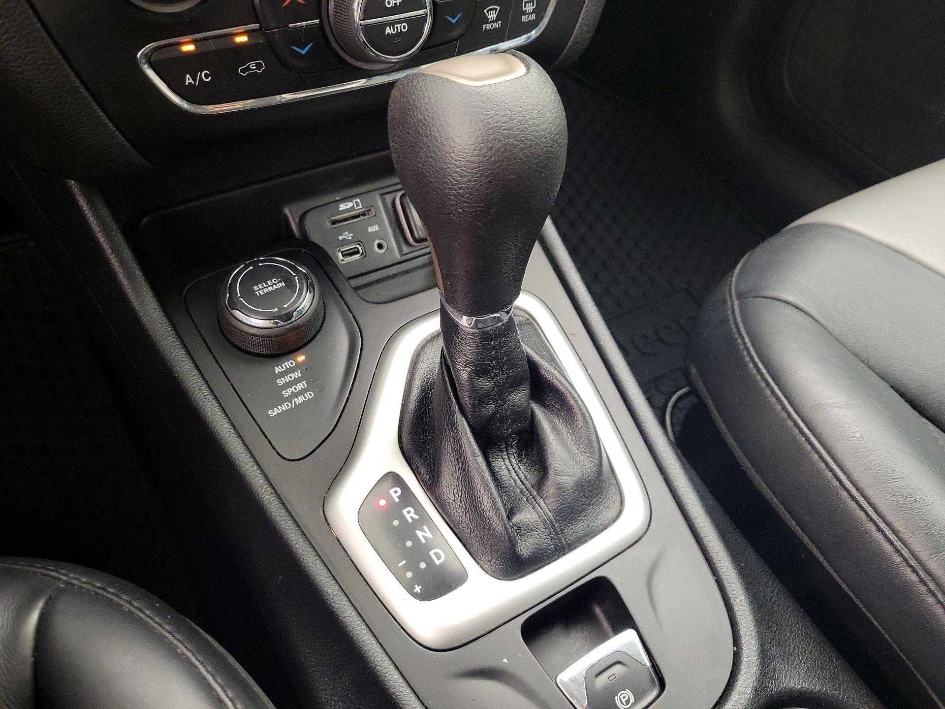 Thumbnail: 2014 Jeep Cherokee - 18