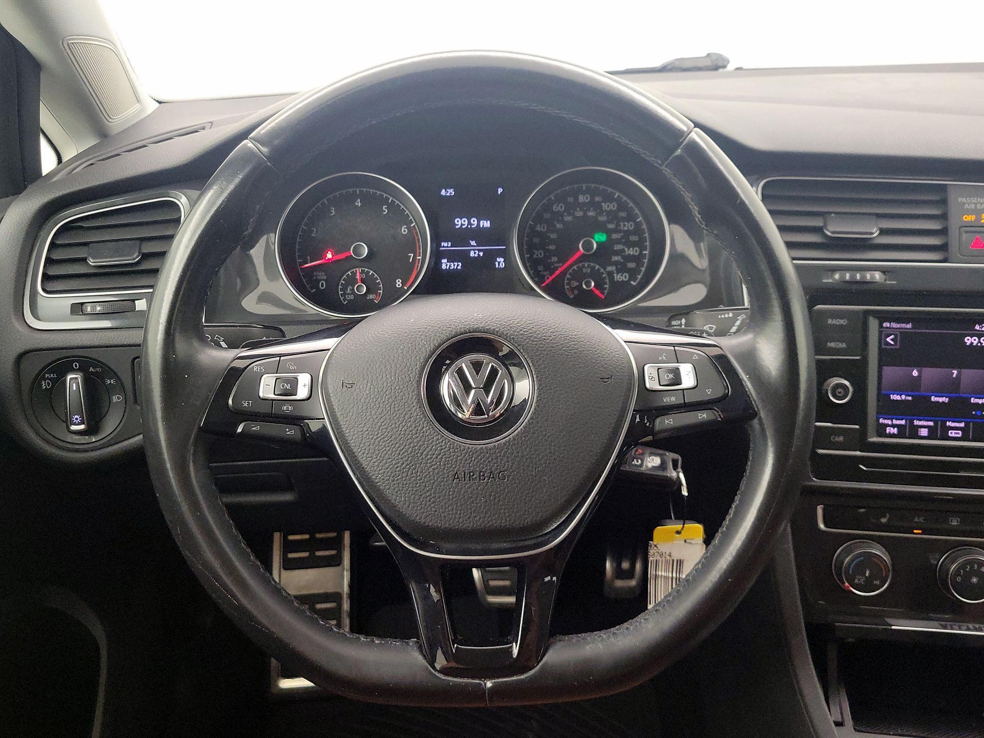 Thumbnail: 2019 Volkswagen Golf - 10