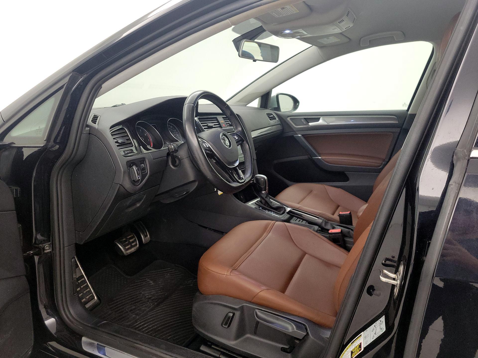 Thumbnail: 2019 Volkswagen Golf - 11