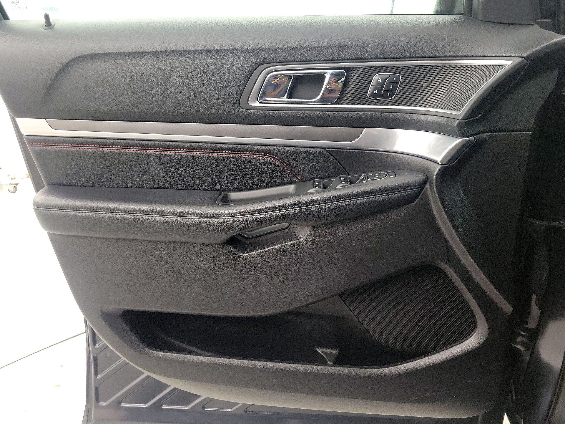 Thumbnail: 2017 Ford Explorer - 12