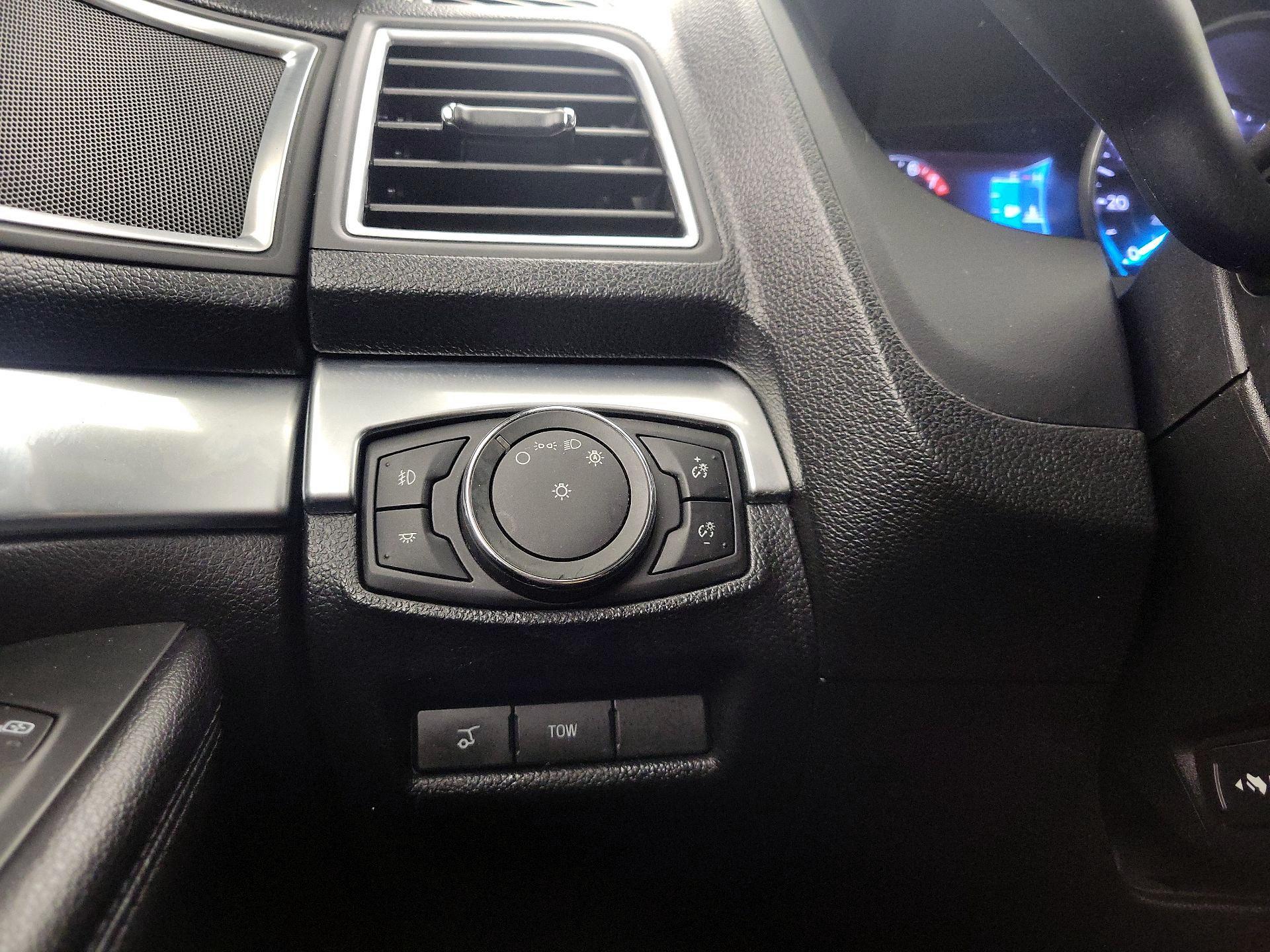Thumbnail: 2017 Ford Explorer - 13