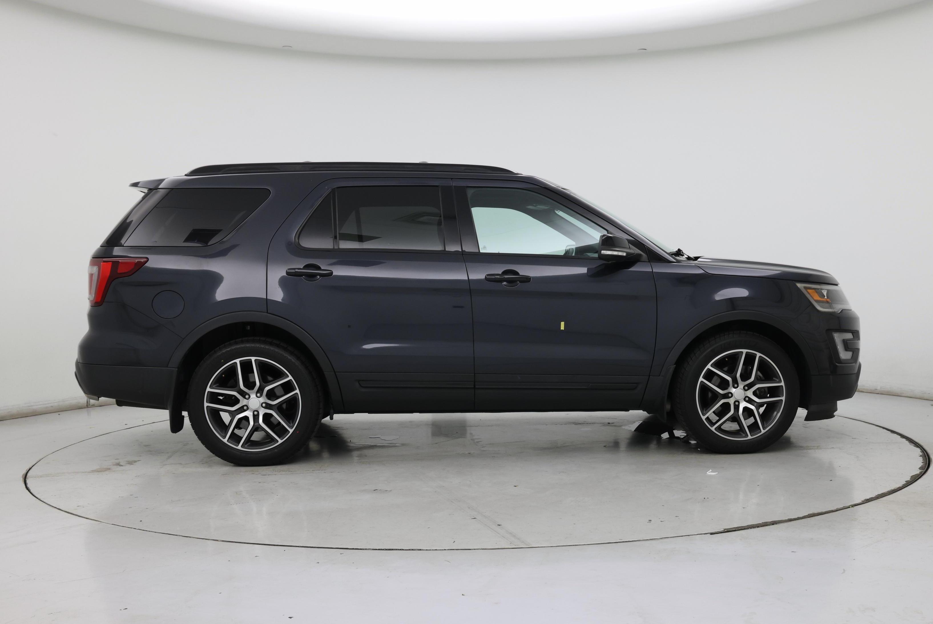 Thumbnail: 2017 Ford Explorer - 7