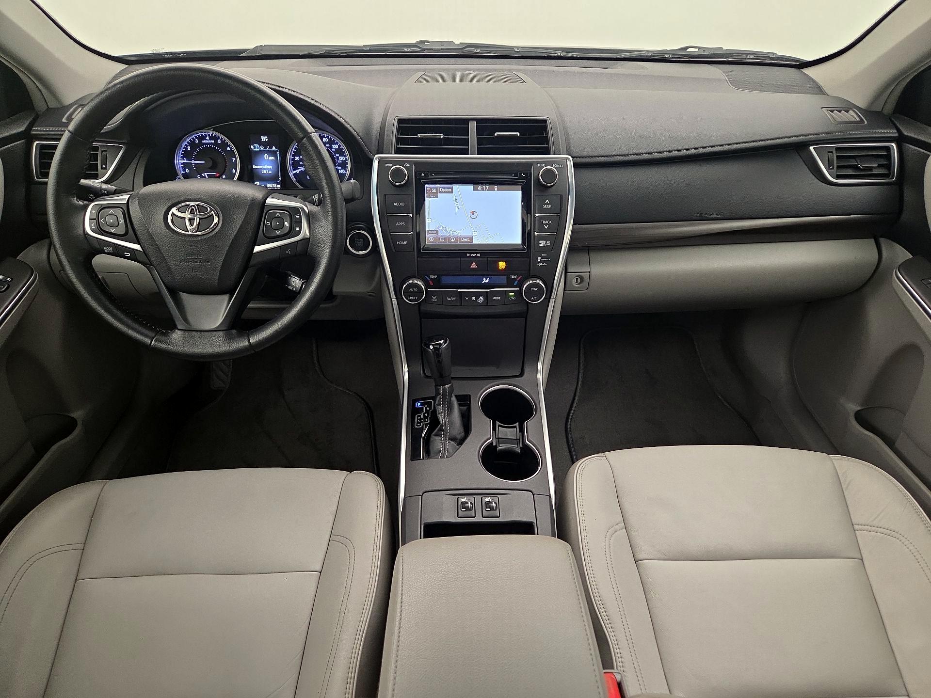 Thumbnail: 2016 Toyota Camry - 9