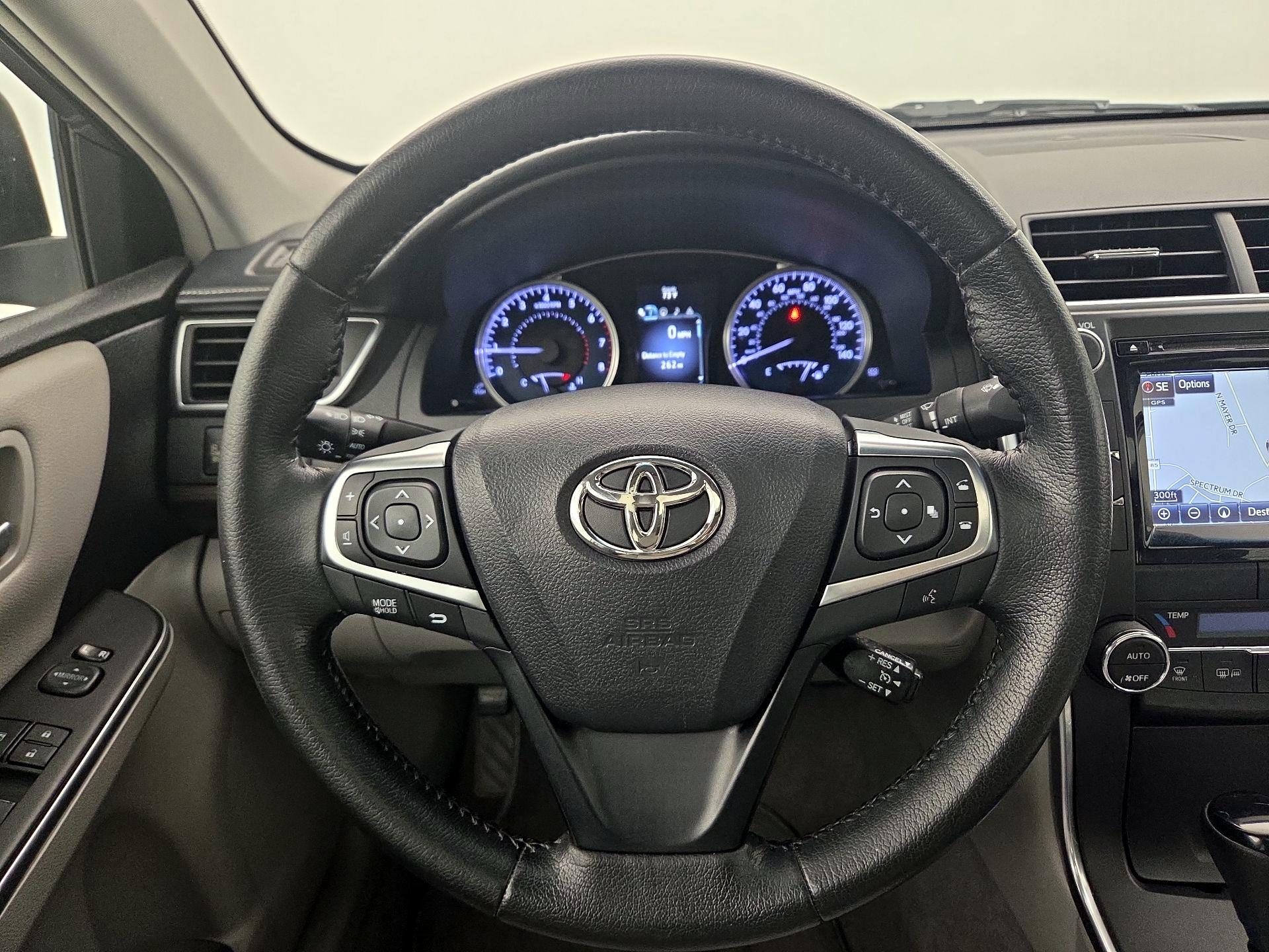 Thumbnail: 2016 Toyota Camry - 10