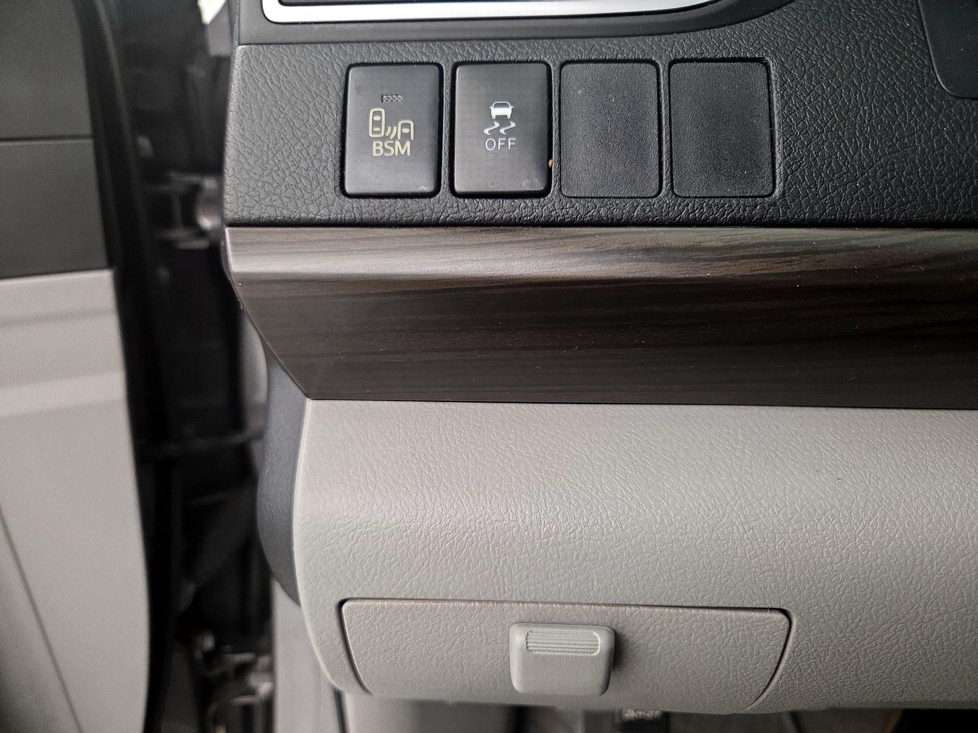 Thumbnail: 2016 Toyota Camry - 13