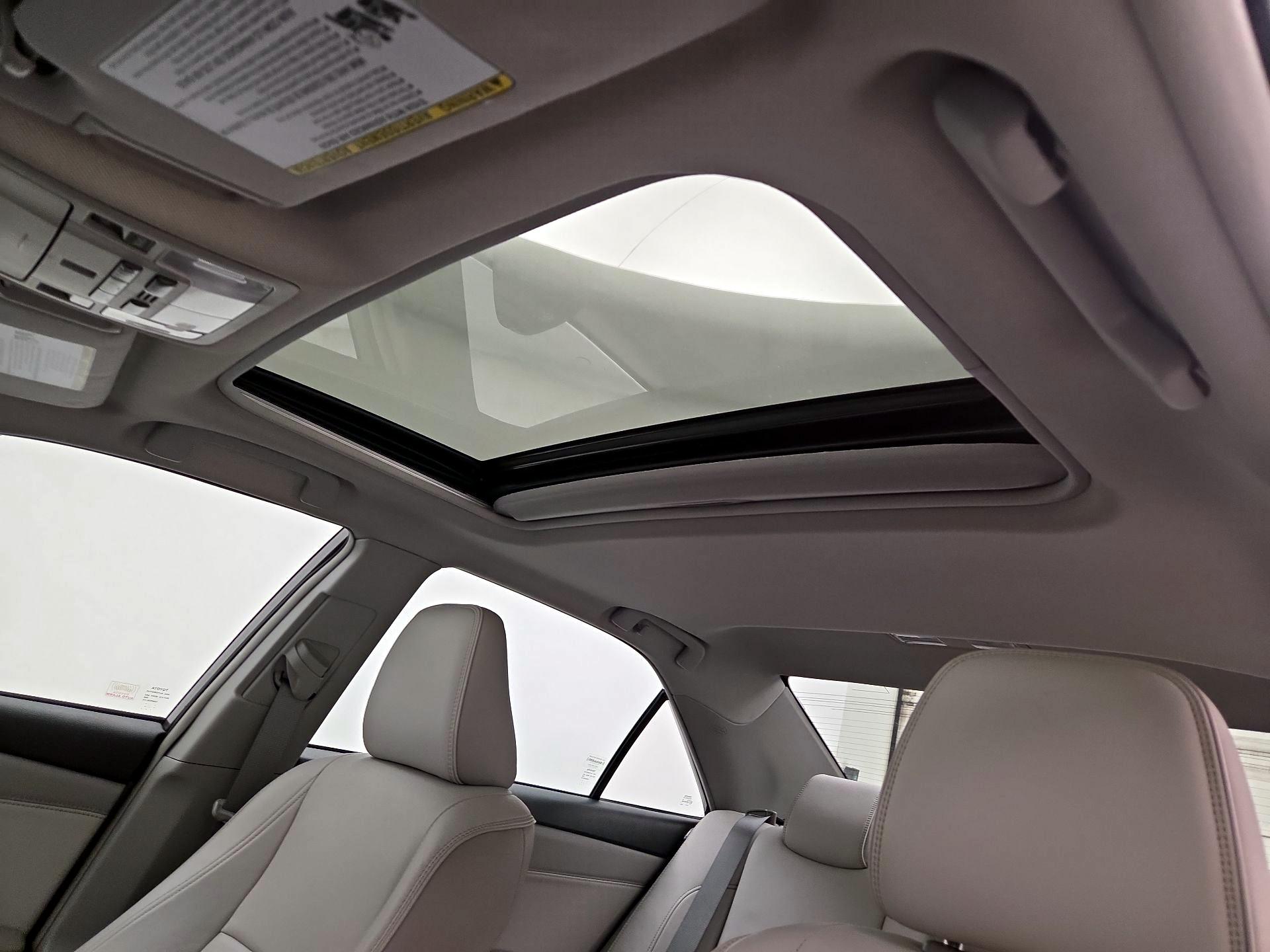 Thumbnail: 2016 Toyota Camry - 20