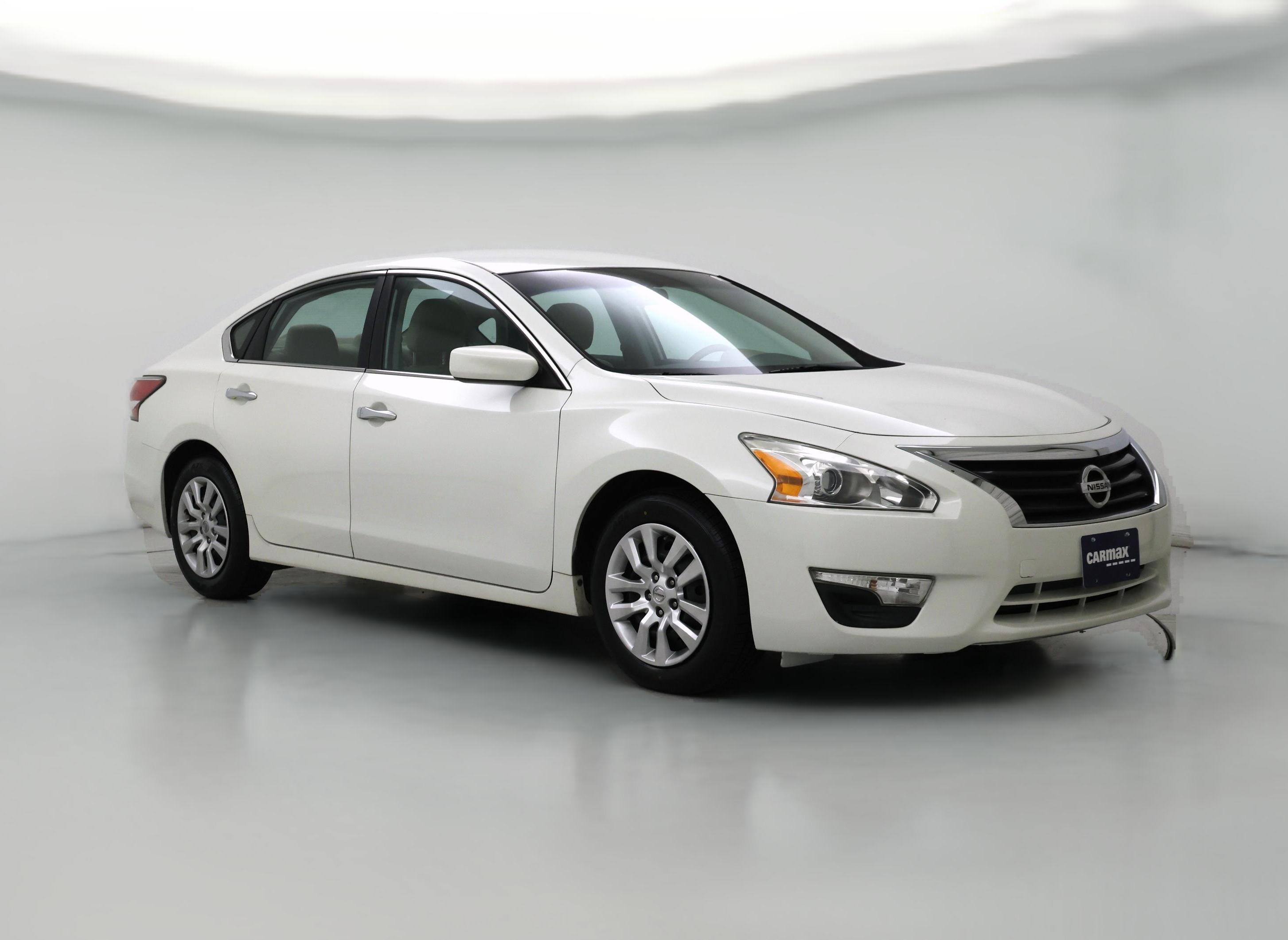 Thumbnail: 2015 Nissan Altima - 1