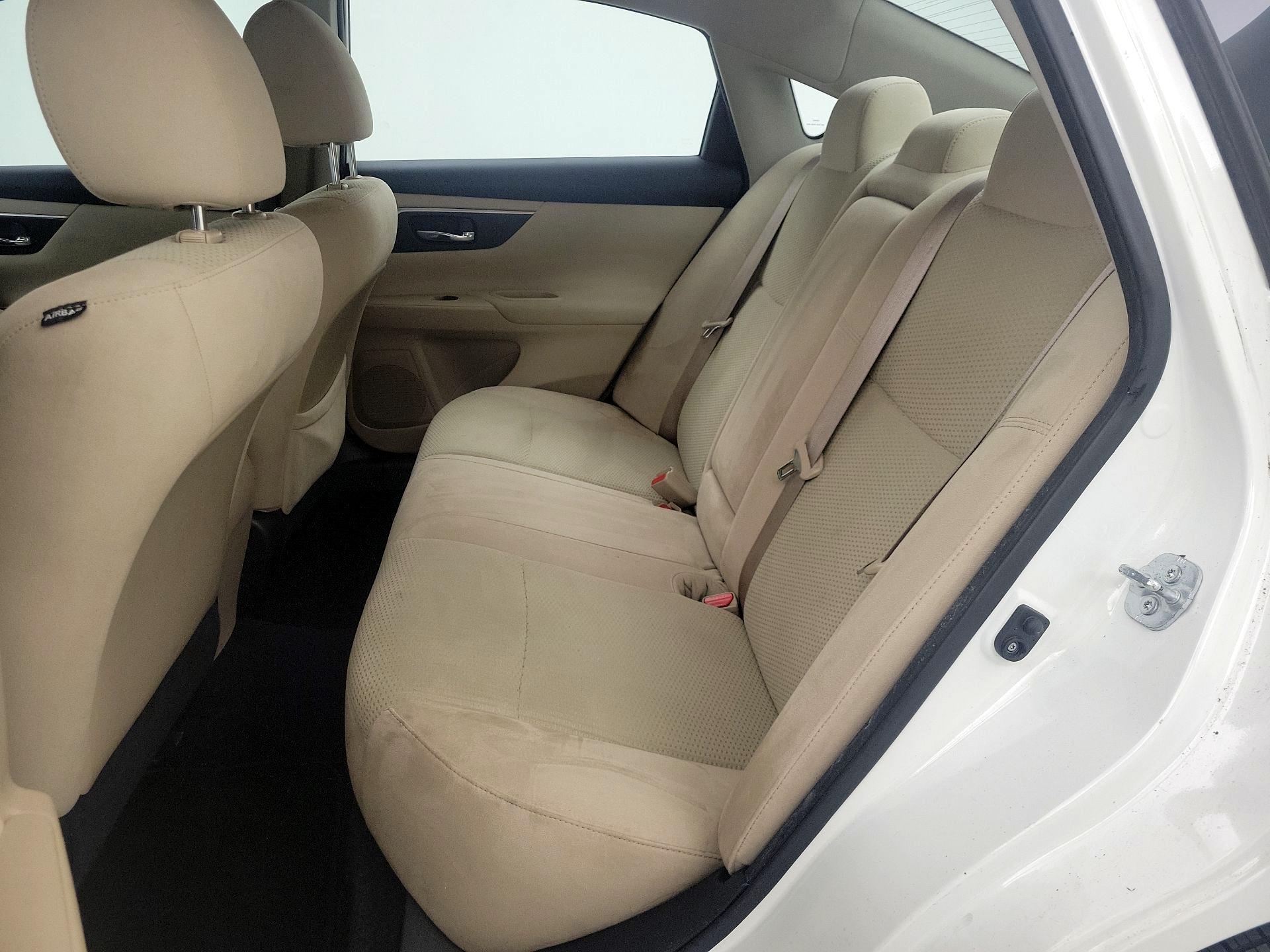 Thumbnail: 2015 Nissan Altima - 17