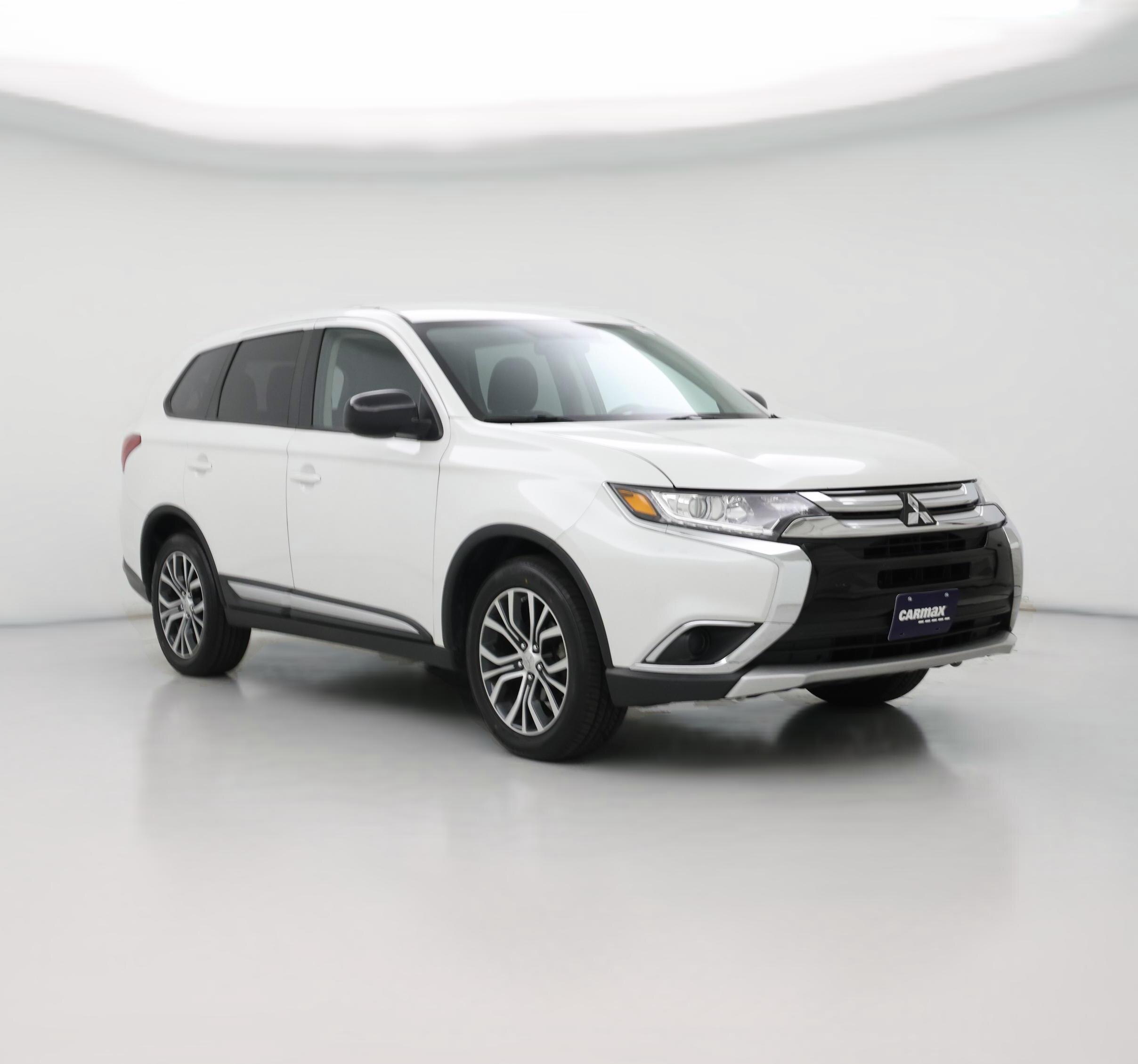Thumbnail: 2017 Mitsubishi Outlander - 1