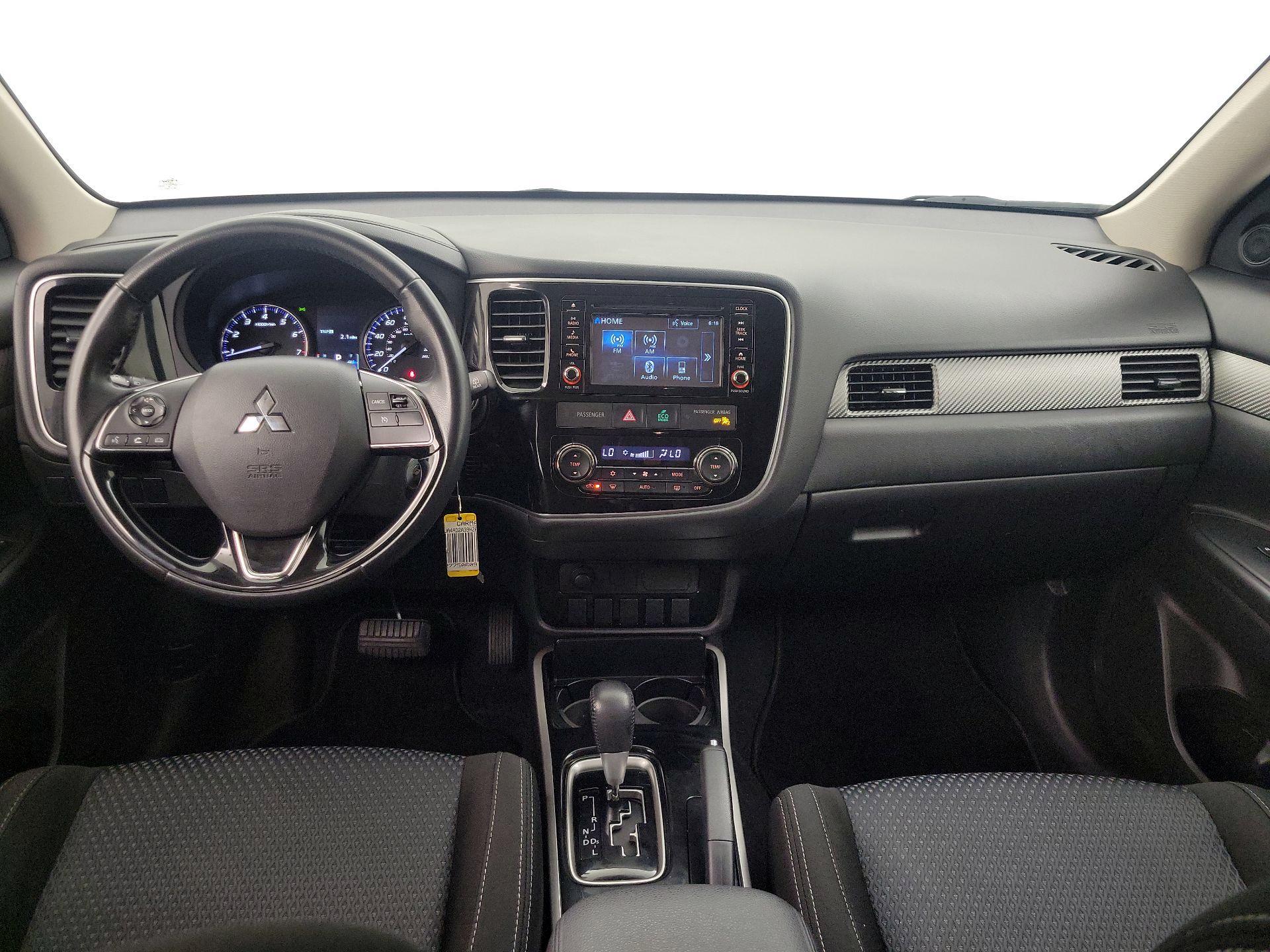 Thumbnail: 2017 Mitsubishi Outlander - 9