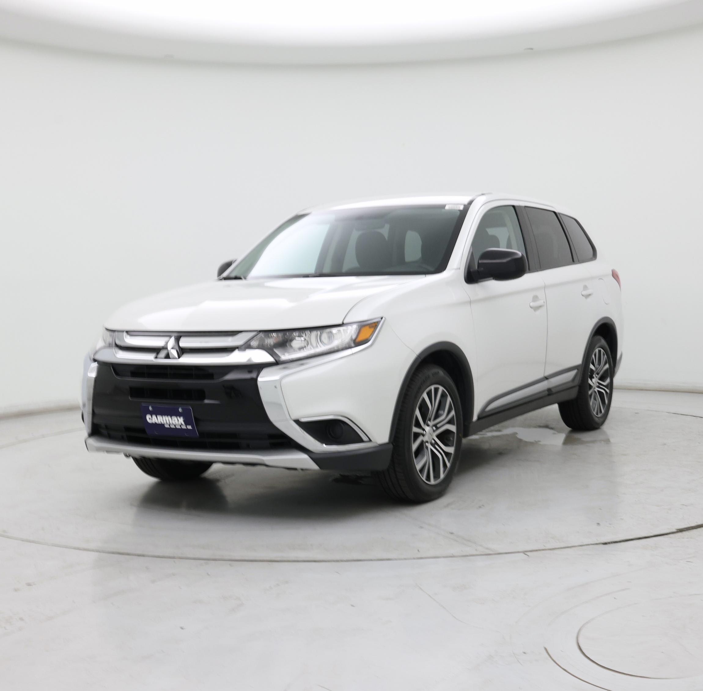 Thumbnail: 2017 Mitsubishi Outlander - 4