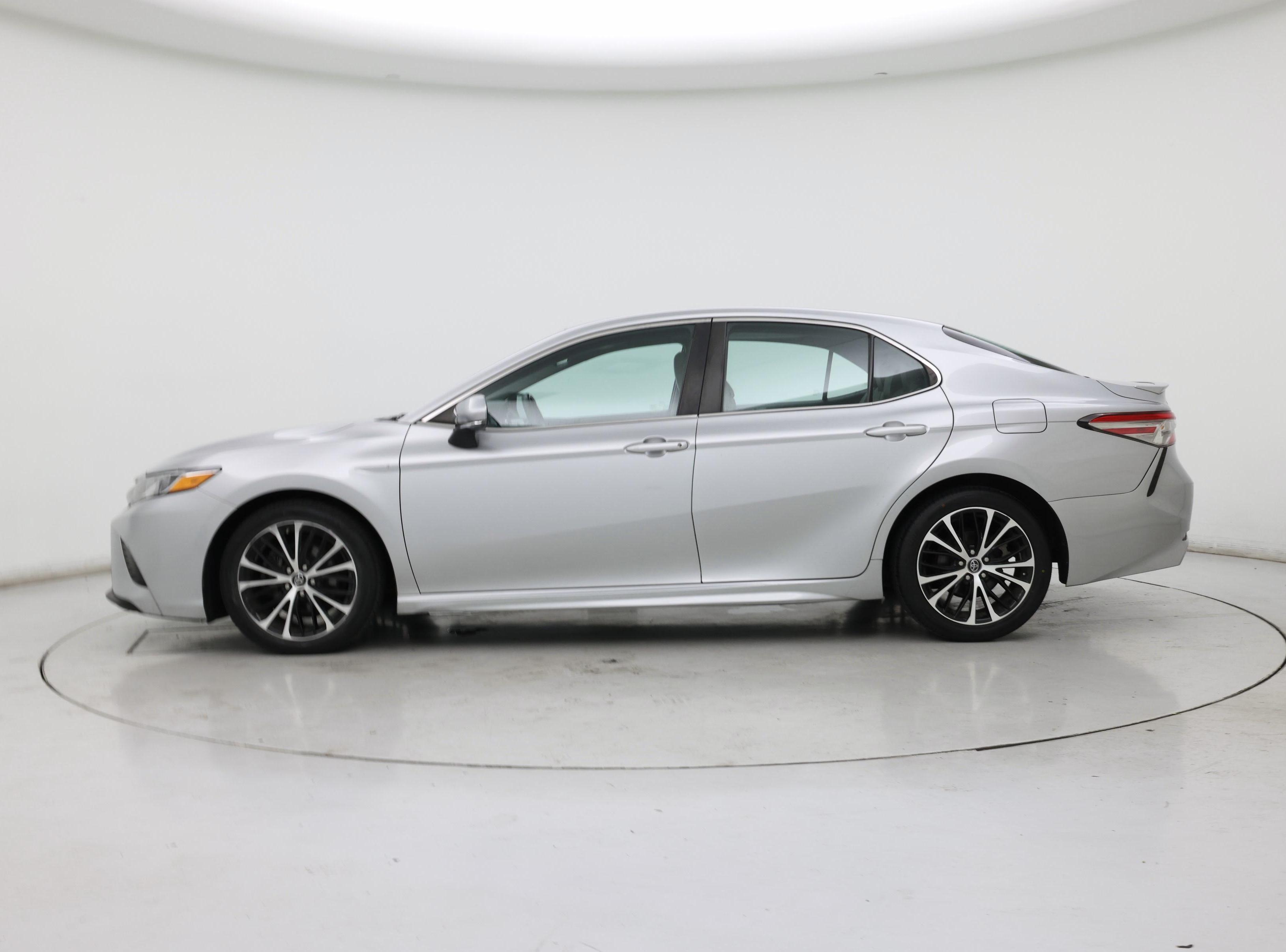 Thumbnail: 2018 Toyota Camry - 3