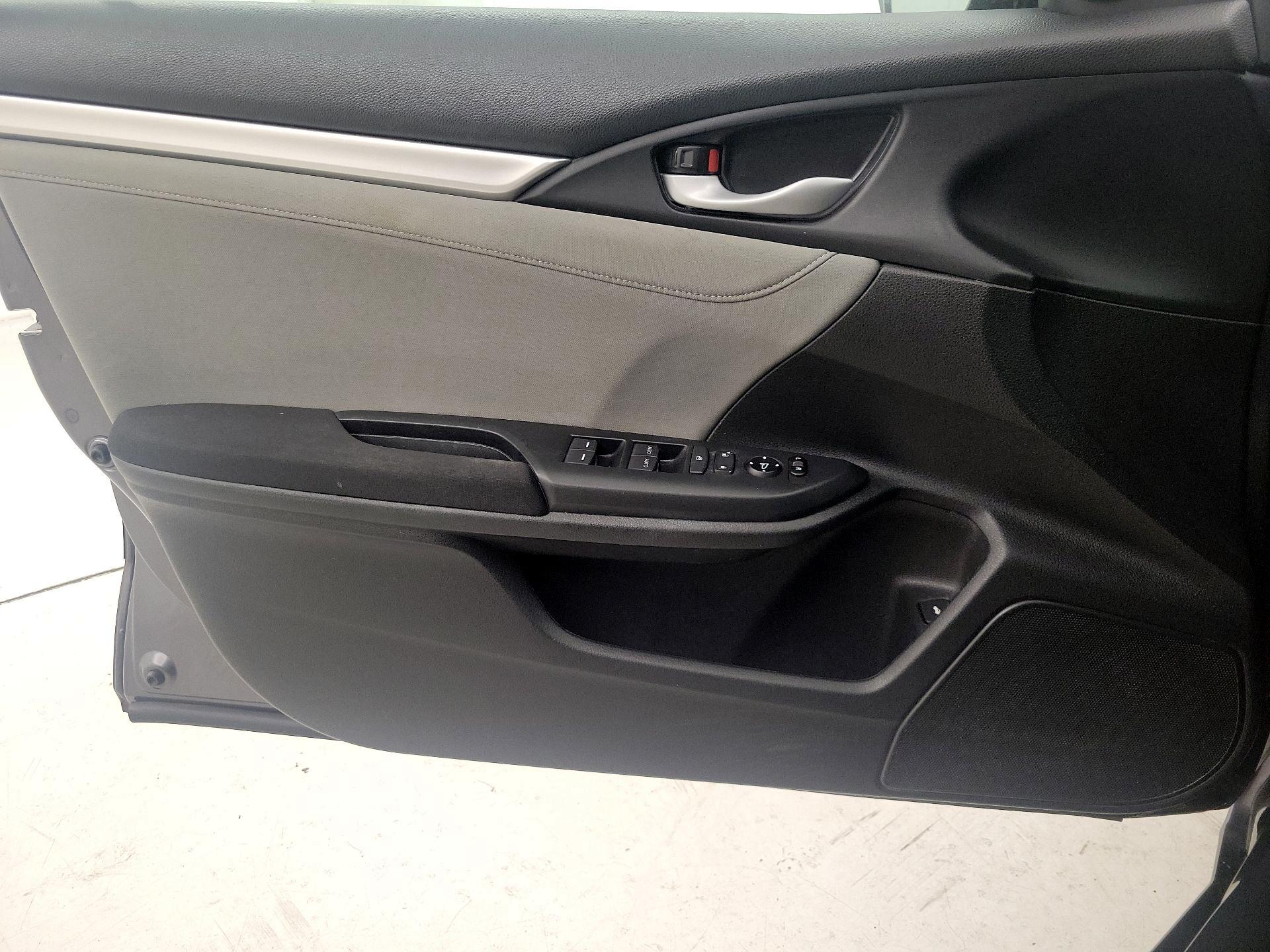 Thumbnail: 2017 Honda Civic - 12