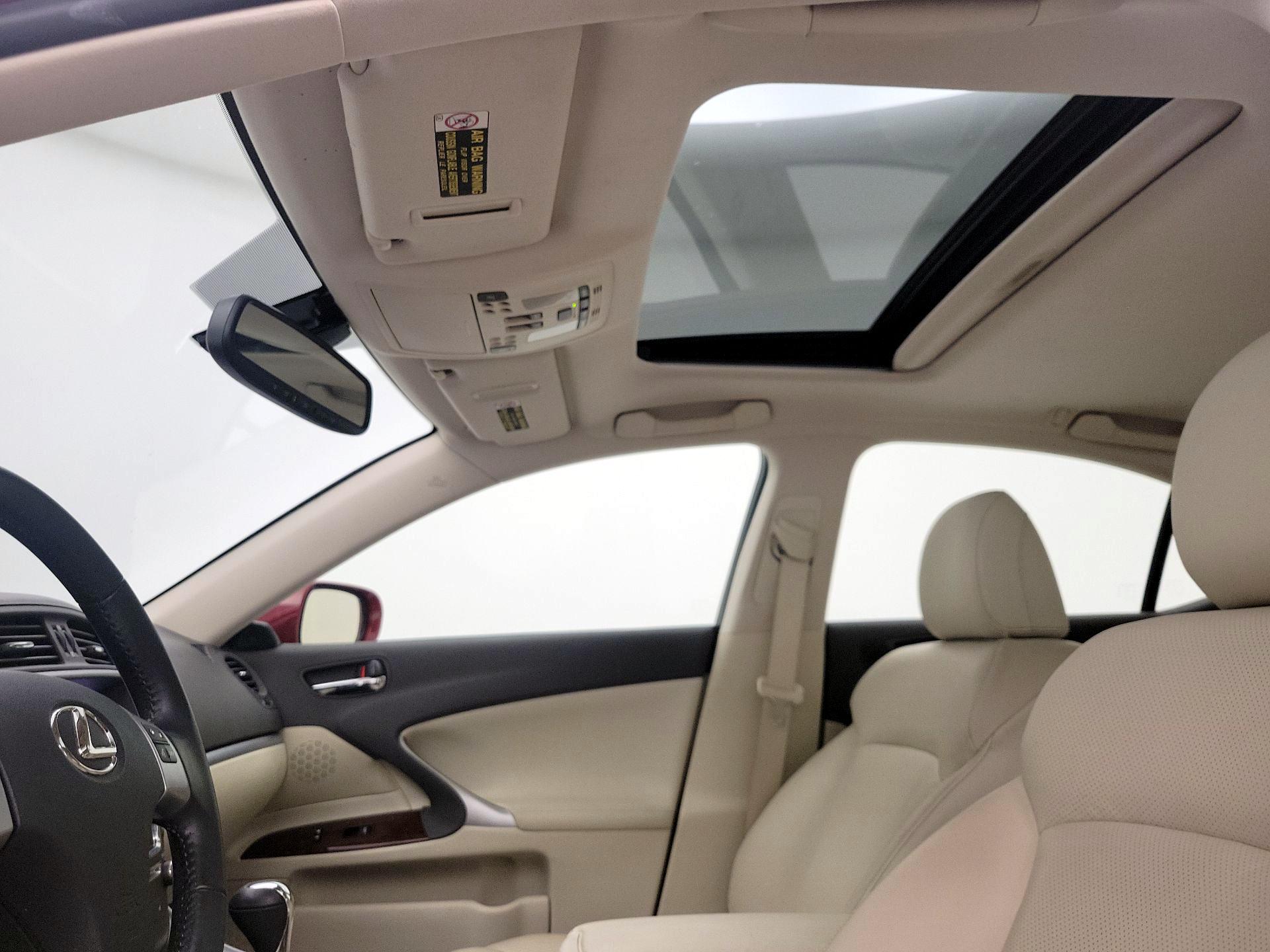 Thumbnail: 2013 Lexus IS - 20