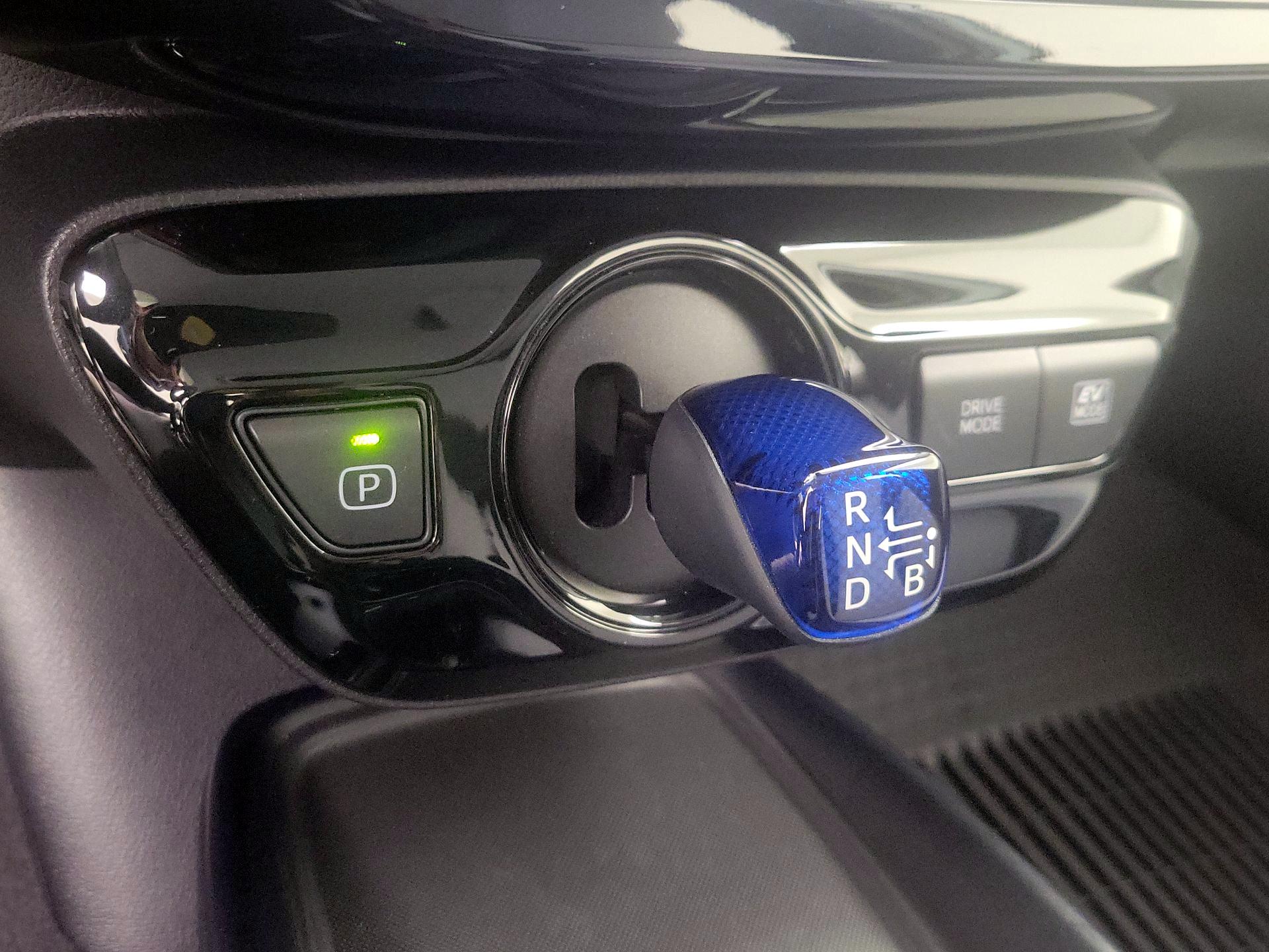 Thumbnail: 2022 Toyota Prius - 17