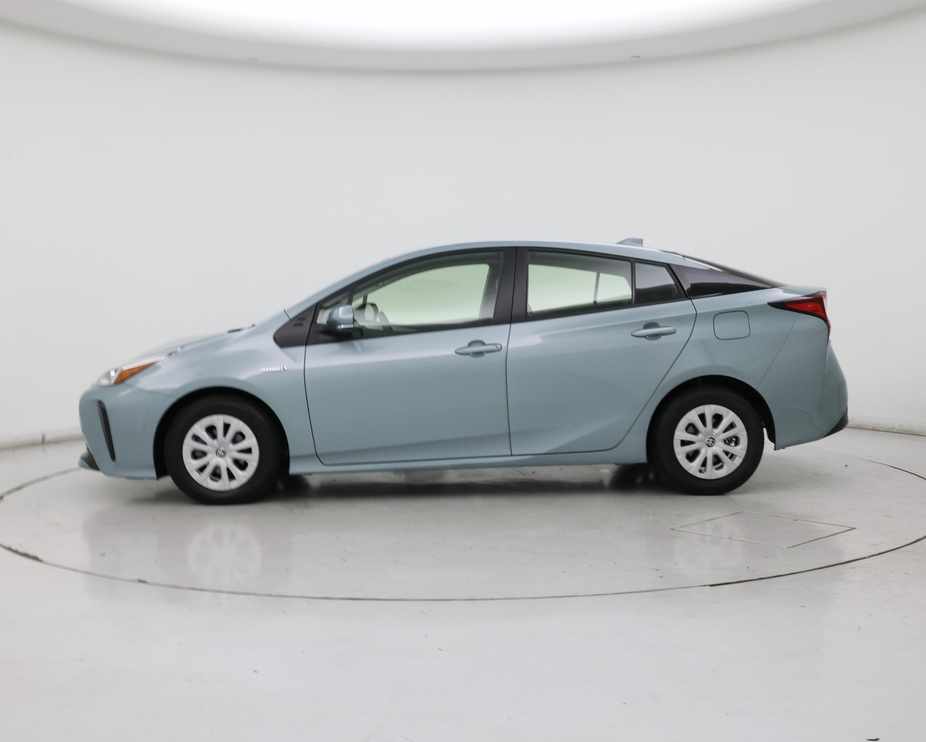 Thumbnail: 2022 Toyota Prius - 3