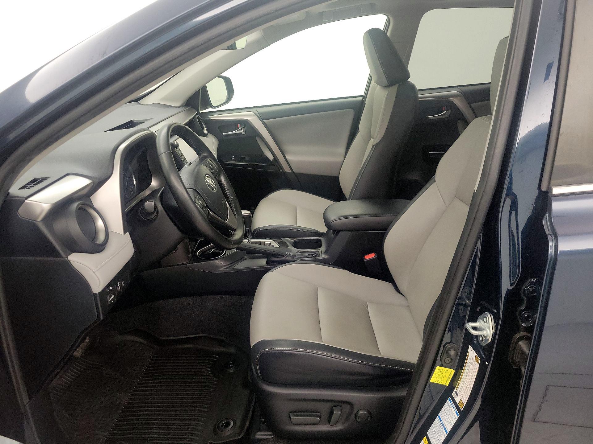 Thumbnail: 2018 Toyota RAV4 - 11