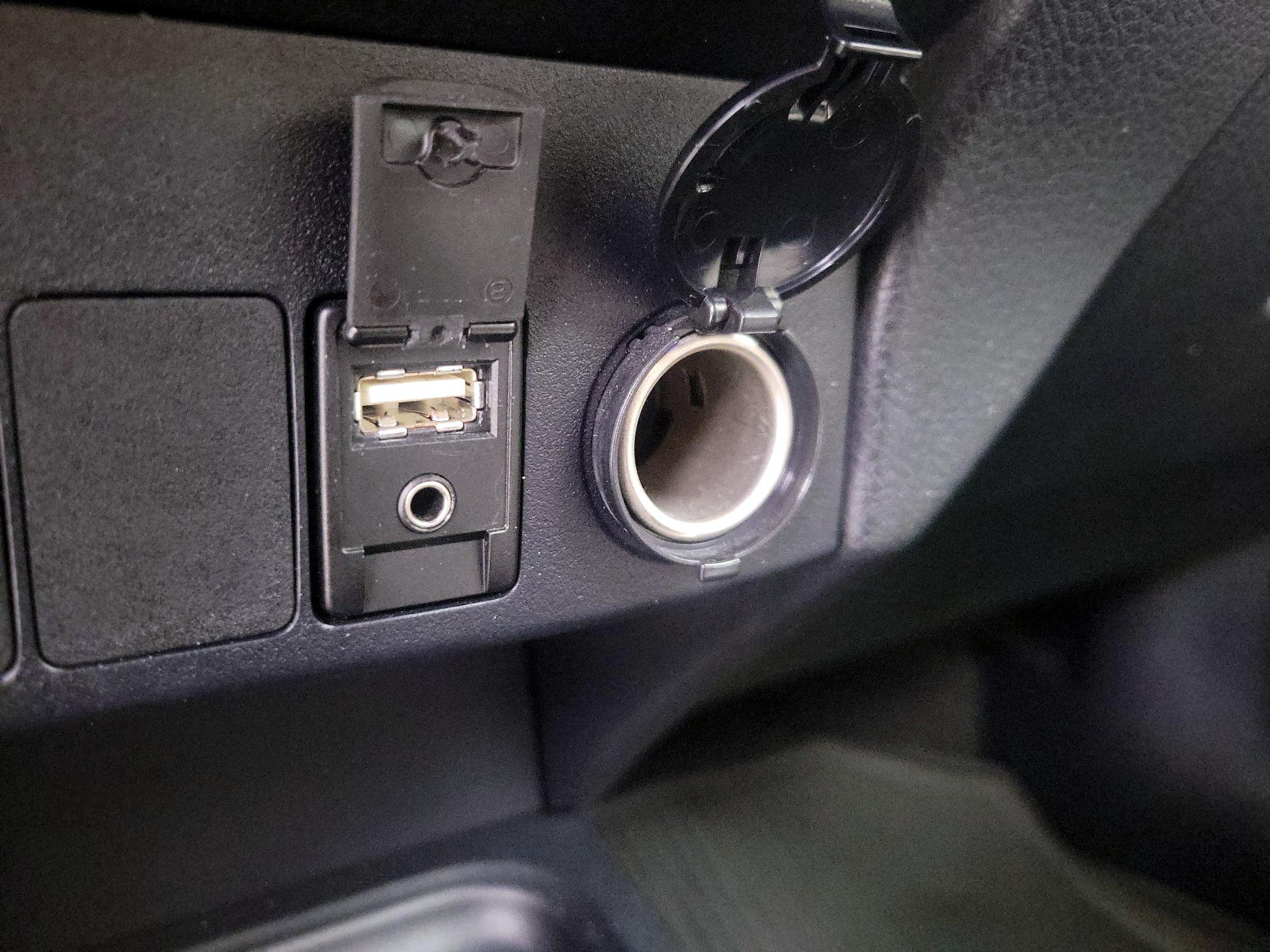 Thumbnail: 2018 Toyota RAV4 - 19