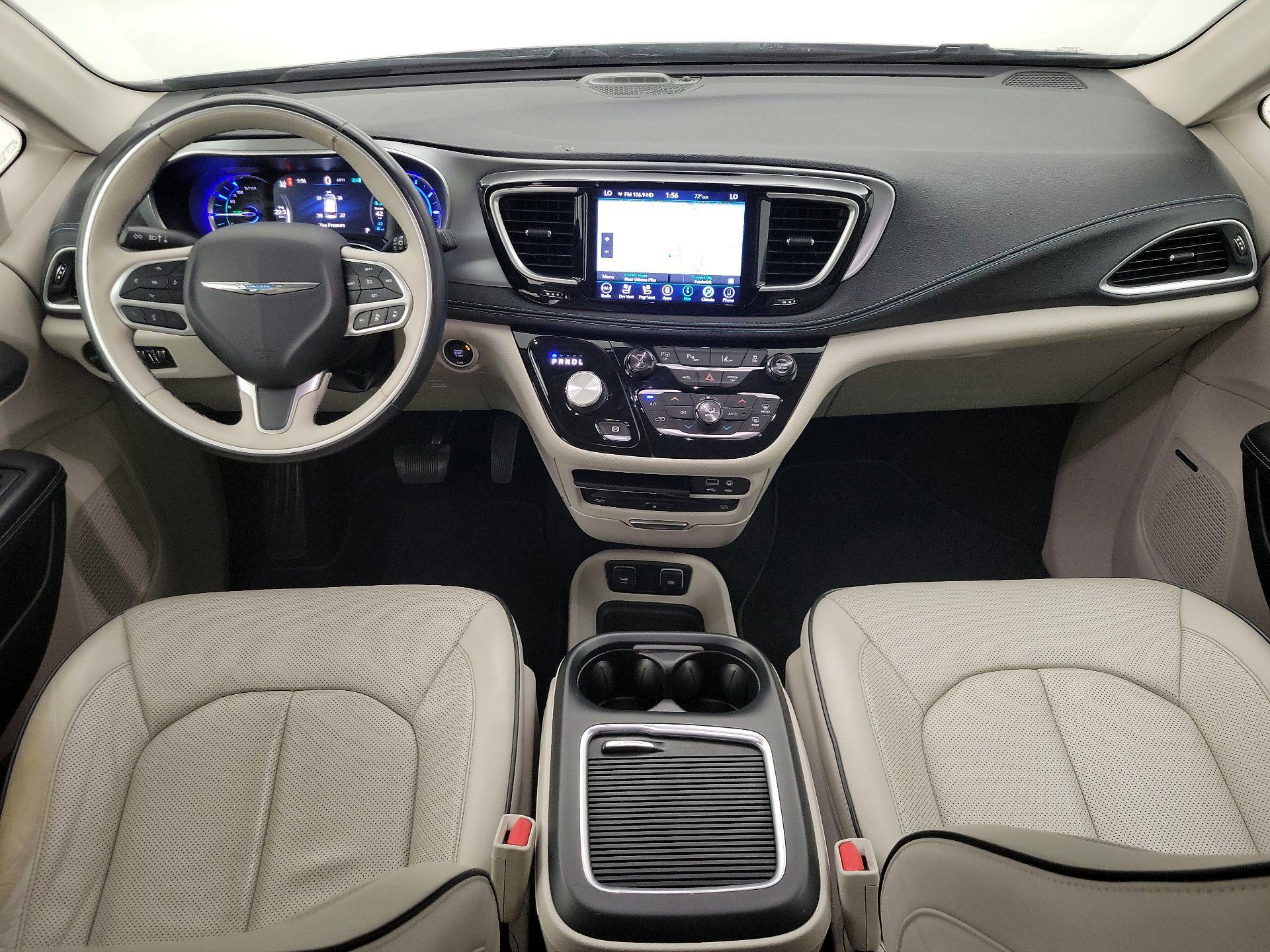 Thumbnail: 2018 Chrysler Pacifica - 9