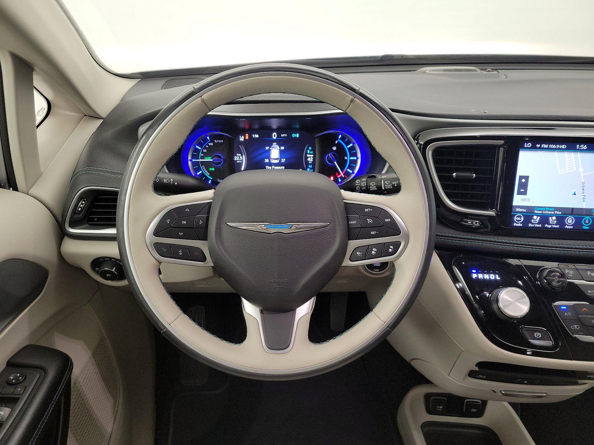 Thumbnail: 2018 Chrysler Pacifica - 10