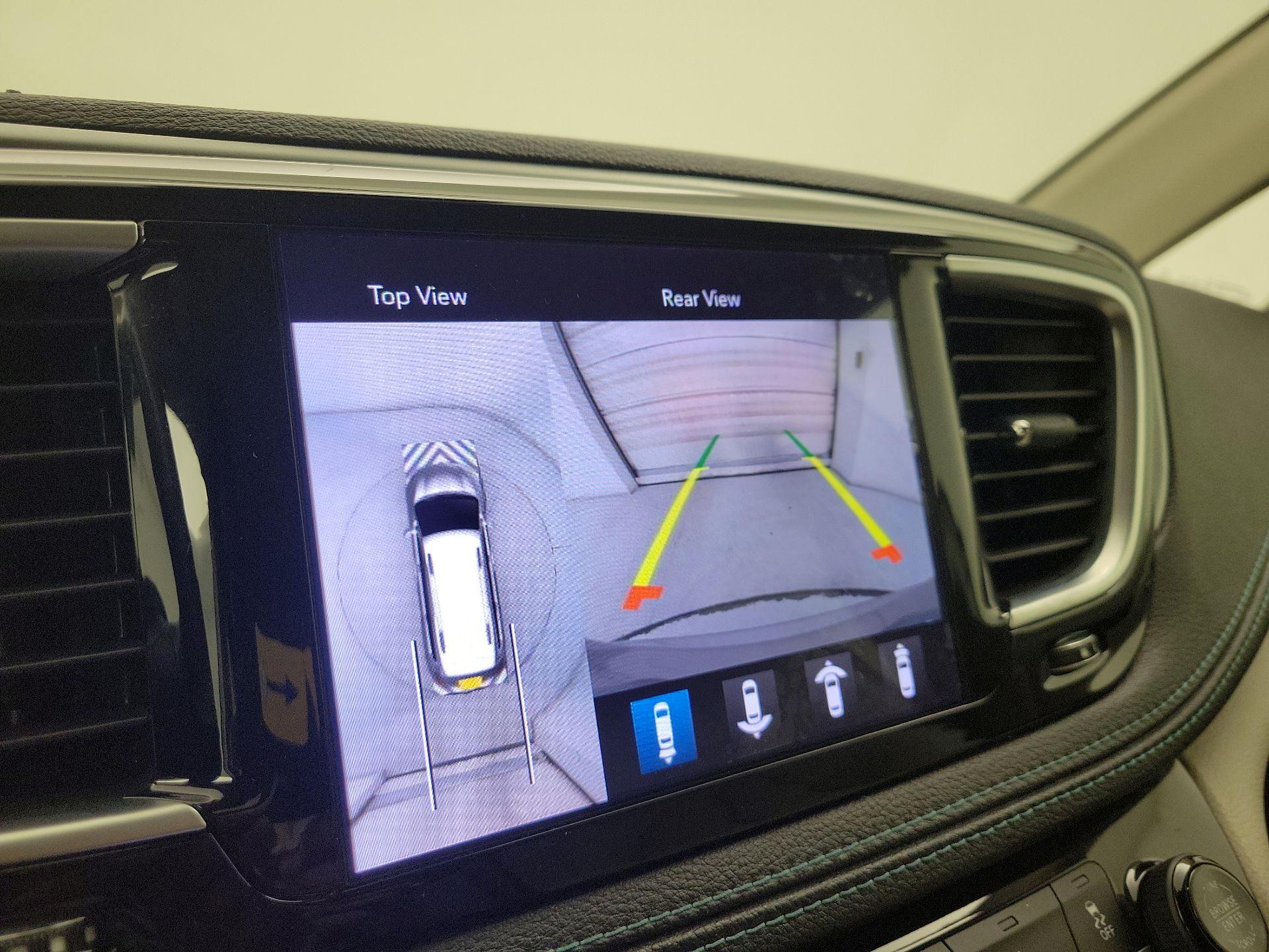 Thumbnail: 2018 Chrysler Pacifica - 15