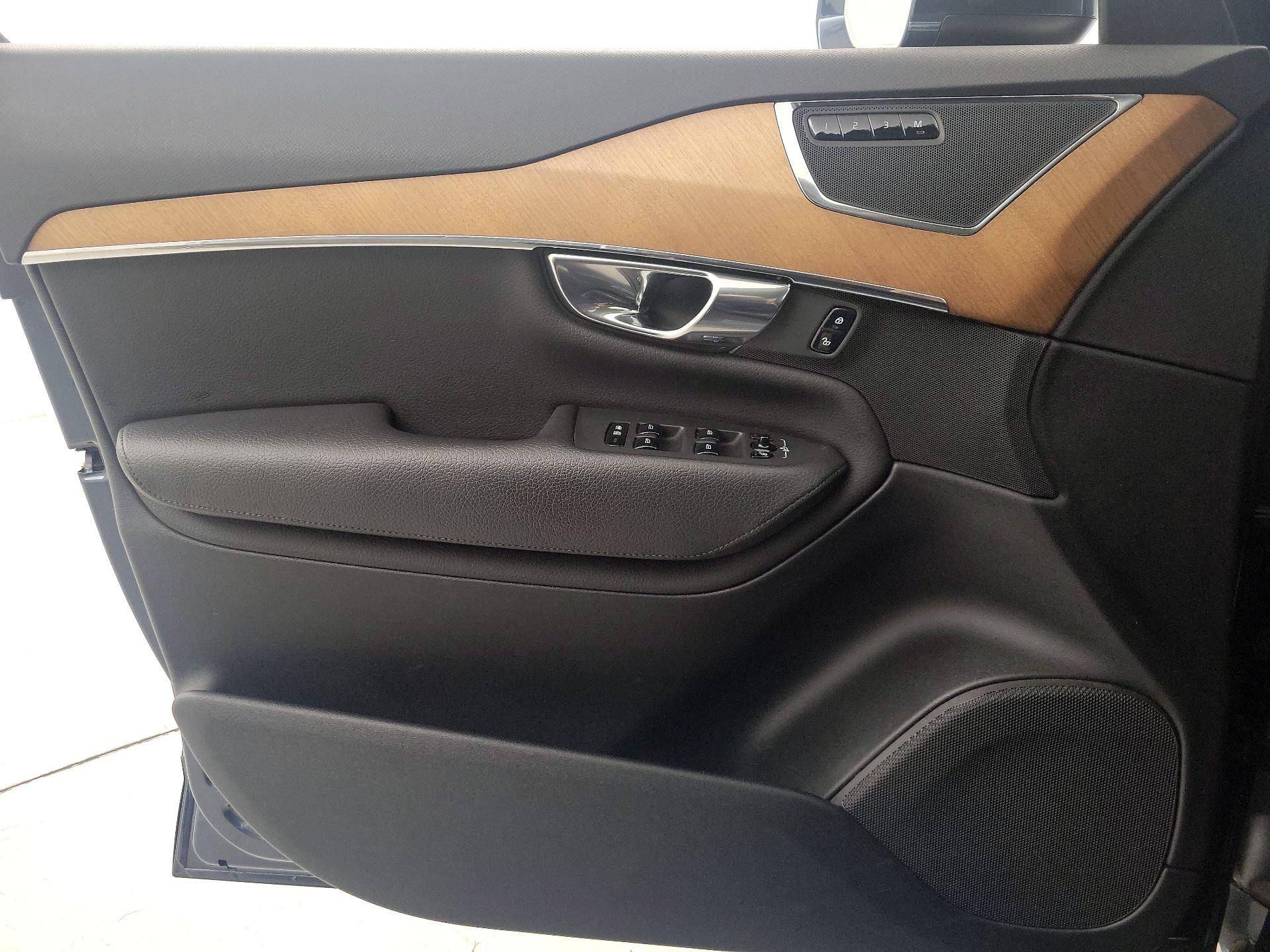 Thumbnail: 2021 Volvo XC90 - 12