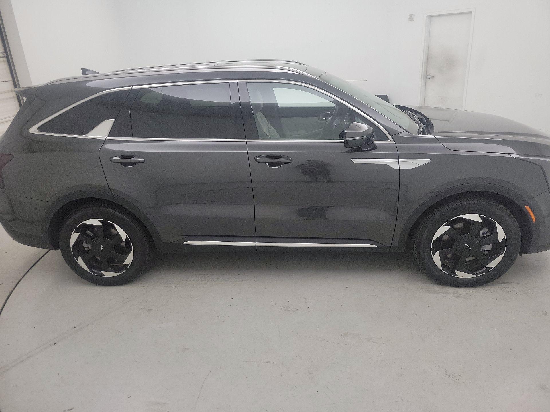 Thumbnail: 2025 Kia Sorento - 4