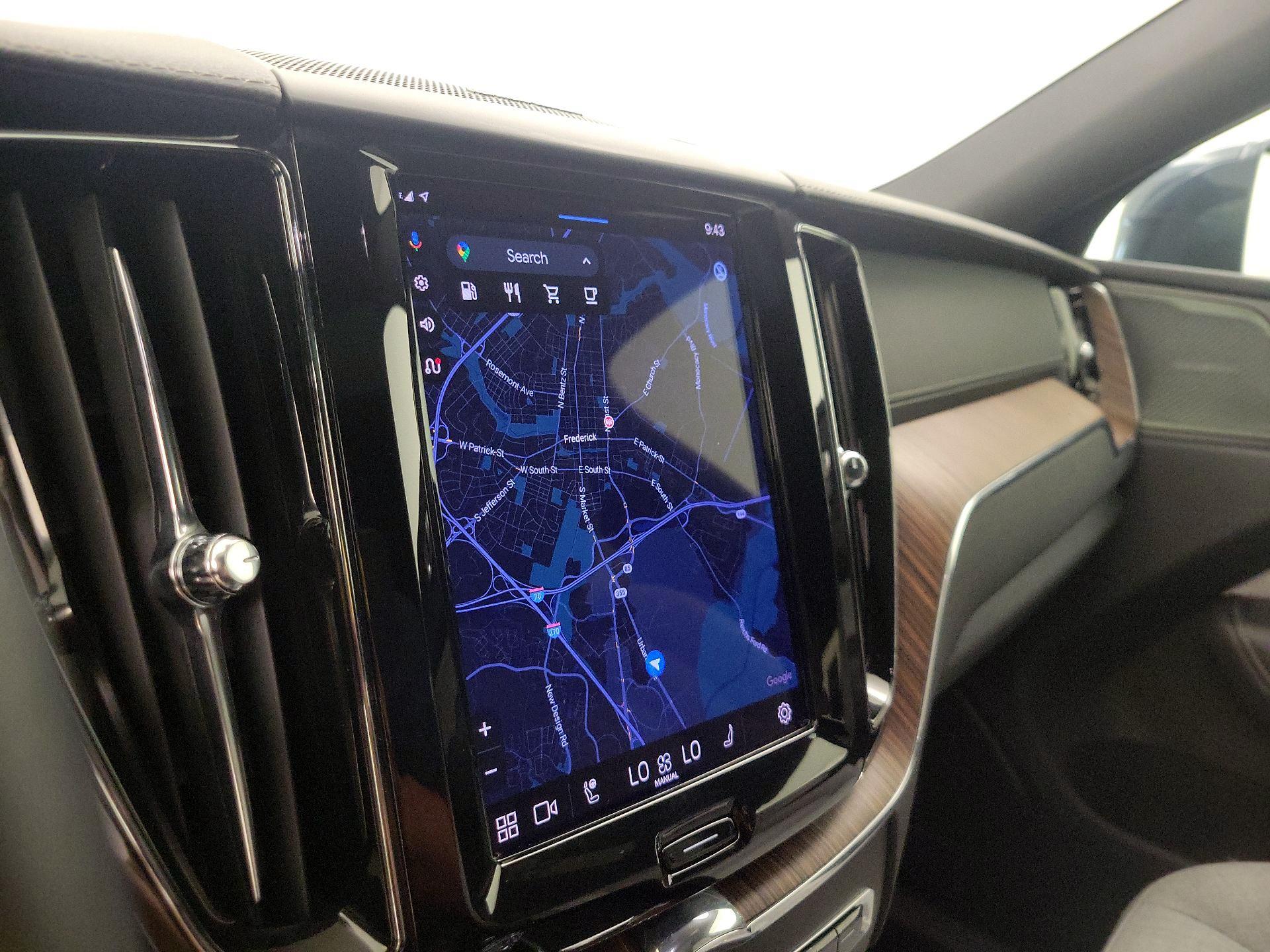 Thumbnail: 2022 Volvo XC60 - 14