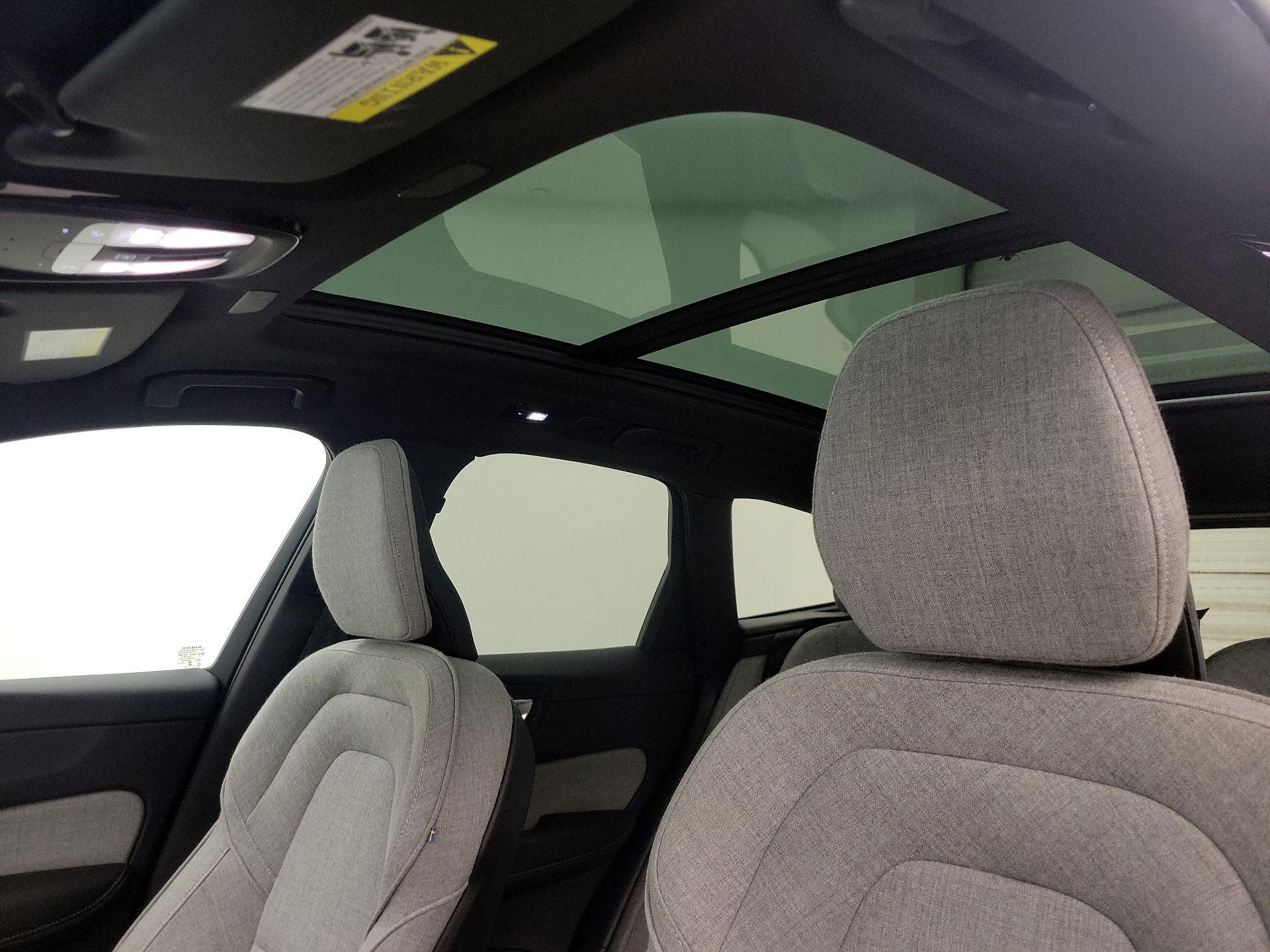 Thumbnail: 2022 Volvo XC60 - 20