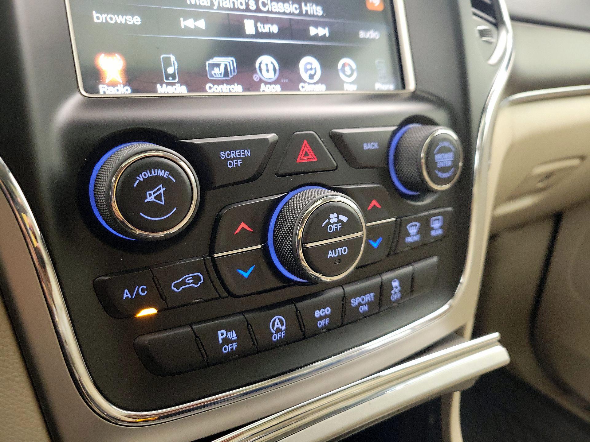 Thumbnail: 2017 Jeep Grand Cherokee - 17