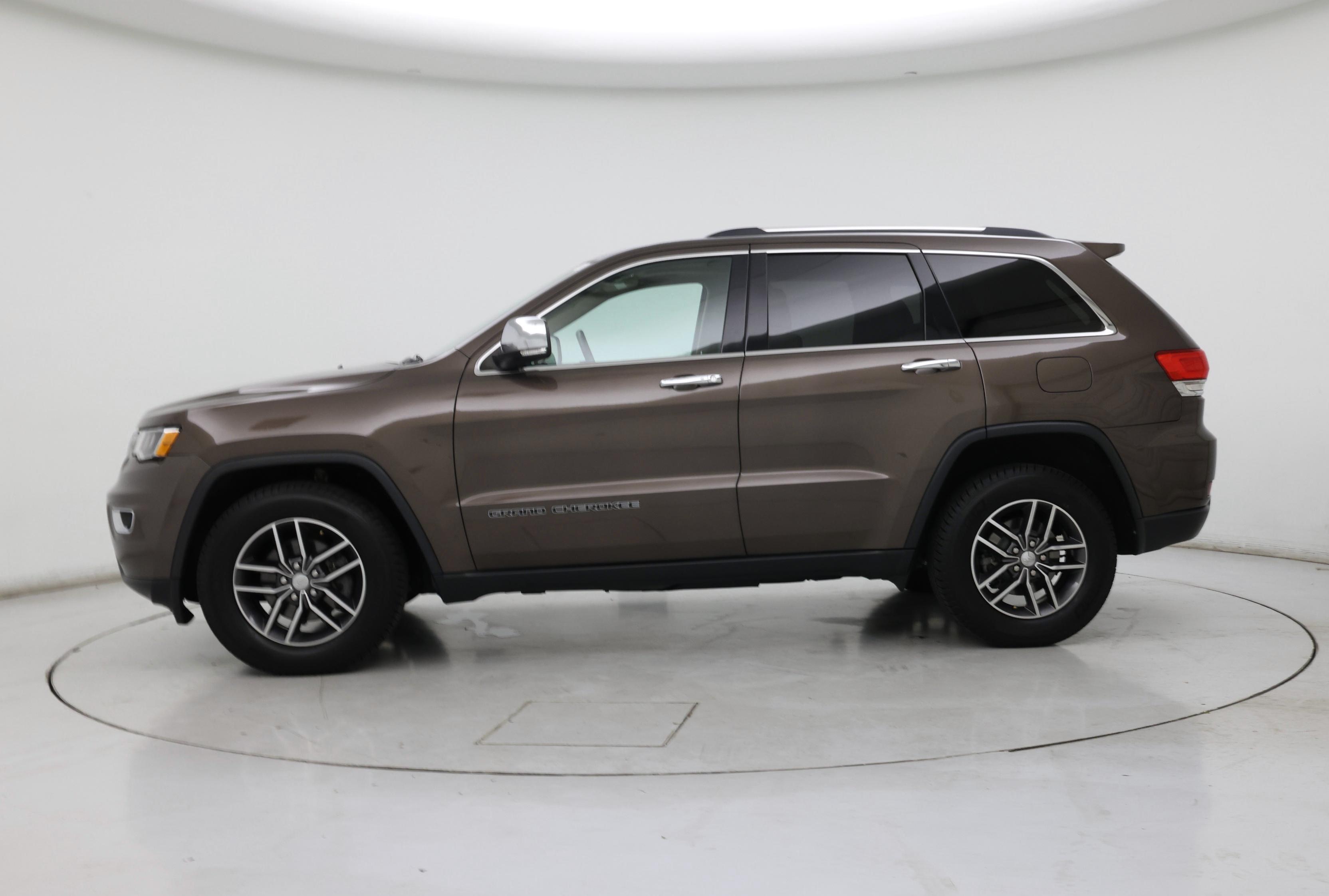 Thumbnail: 2017 Jeep Grand Cherokee - 3