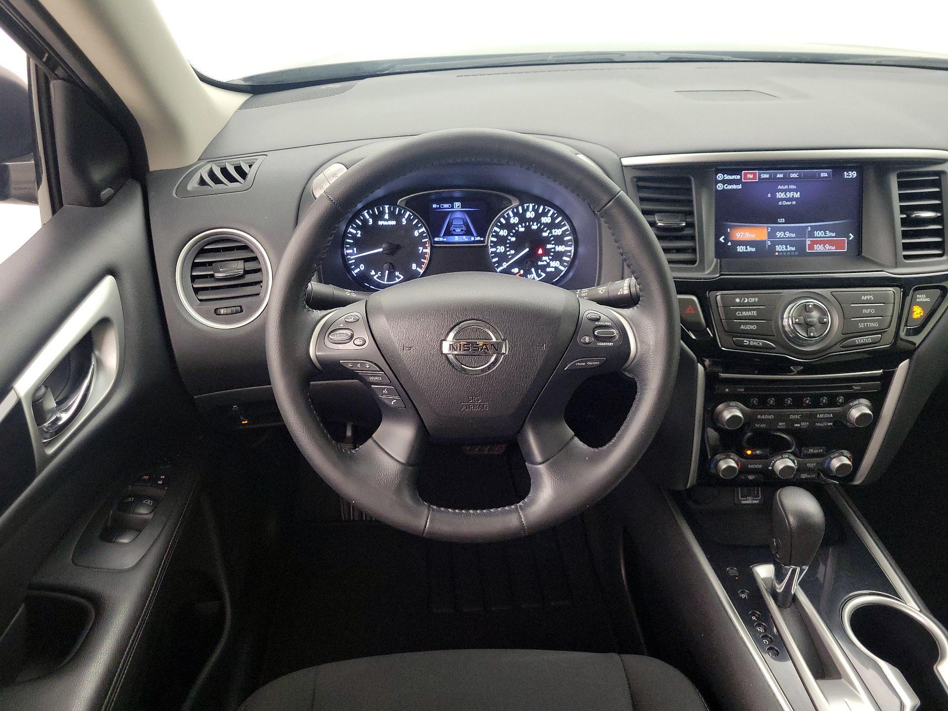 Thumbnail: 2020 Nissan Pathfinder - 10